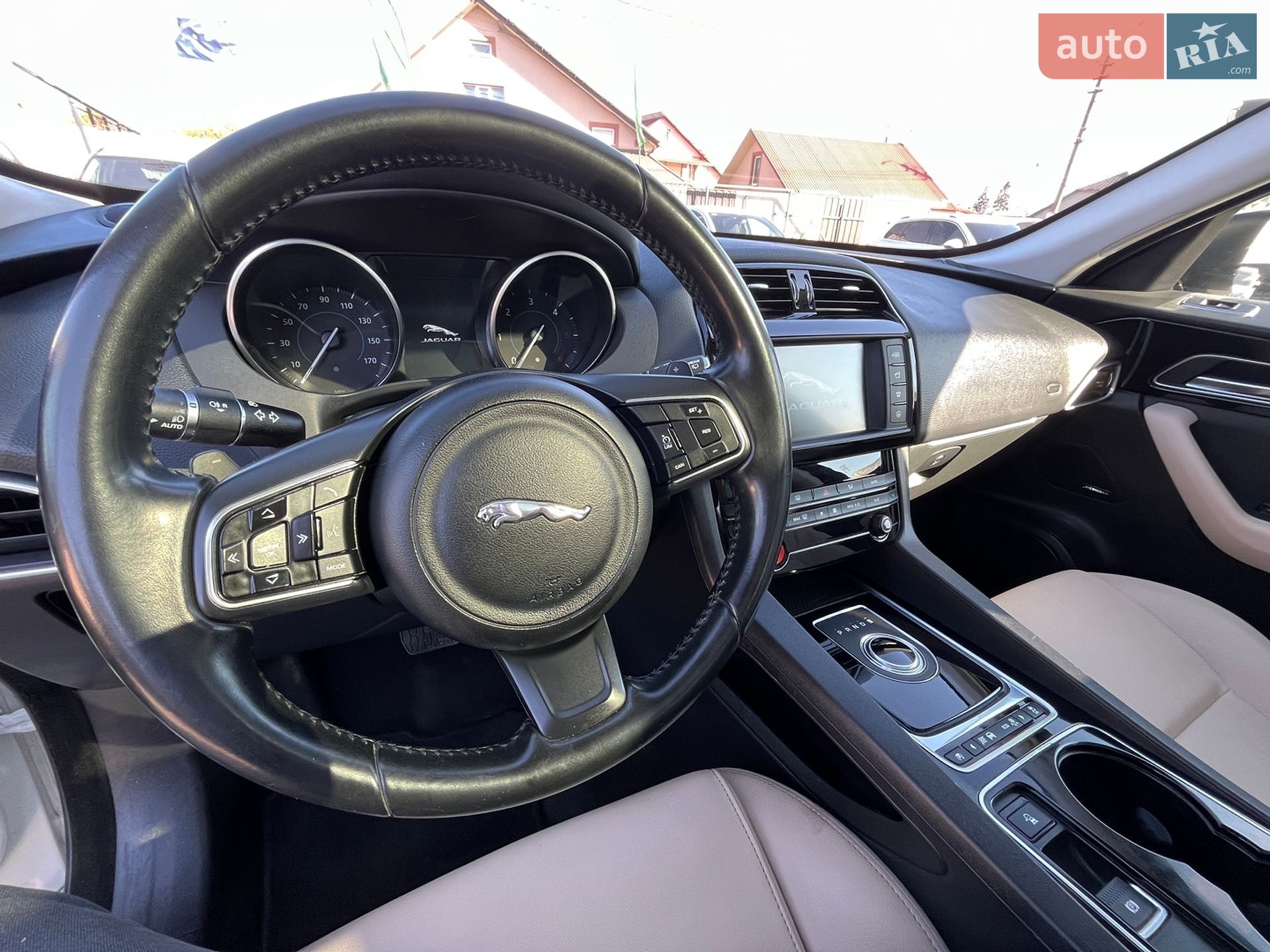 Jaguar F-Pace 2017 VIN SADCS2BN7HA892639 фото оголошення 12 з 31