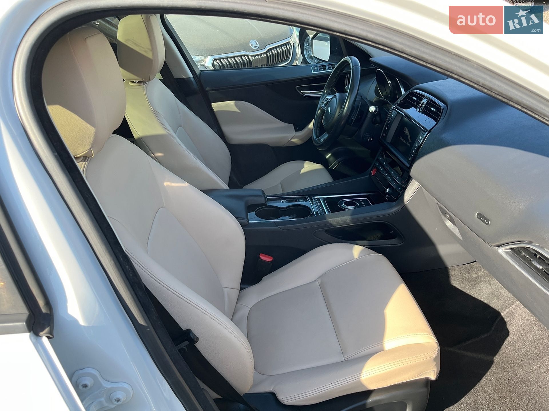 Jaguar F-Pace 2017 VIN SADCS2BN7HA892639 фото оголошення 16 з 31