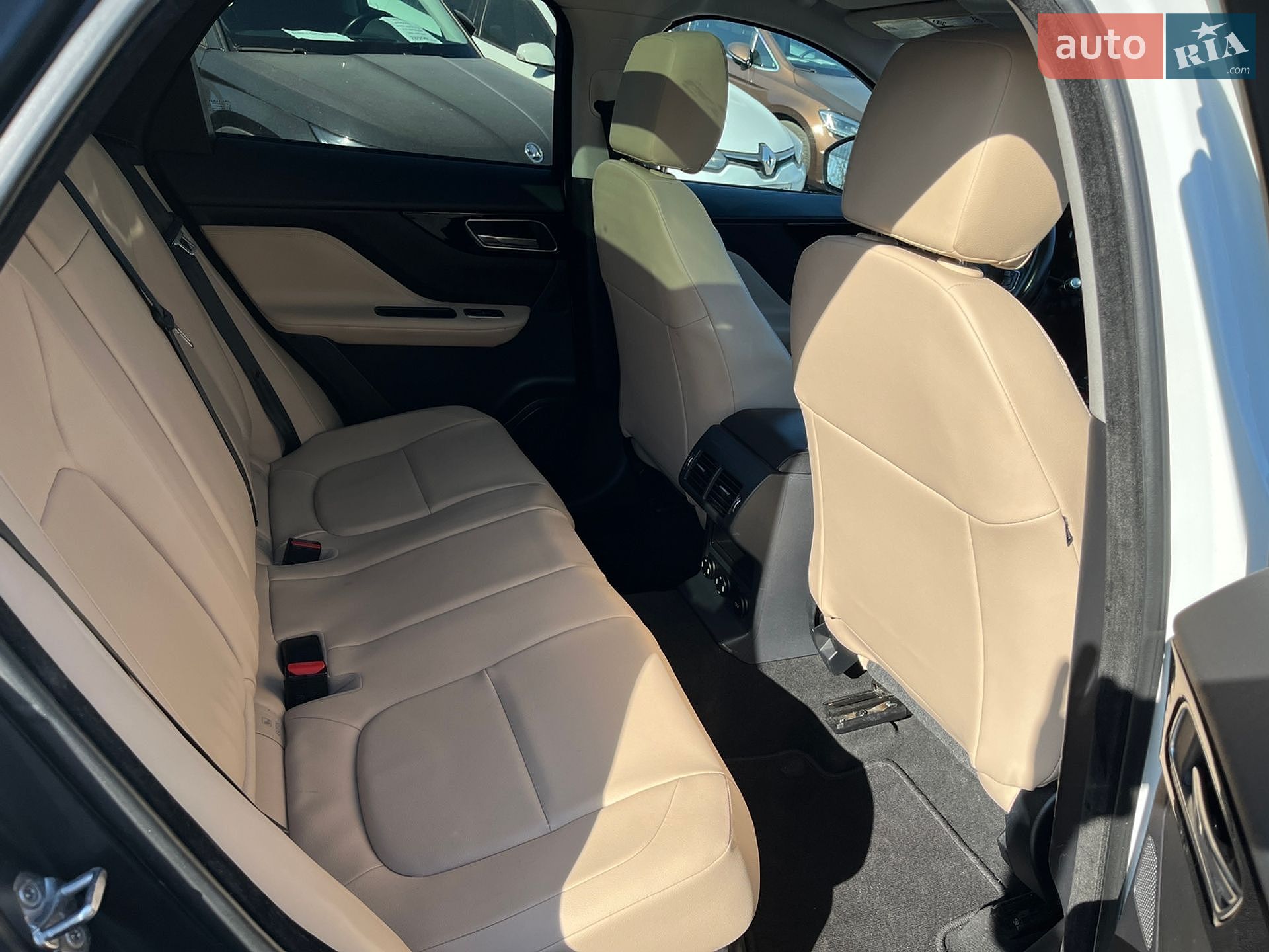 Jaguar F-Pace 2017 VIN SADCS2BN7HA892639 фото оголошення 18 з 31