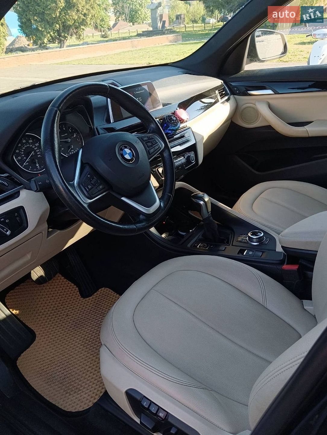 BMW X1 2018 VIN WBXHU7C32J5H45459 фото оголошення 18 з 20