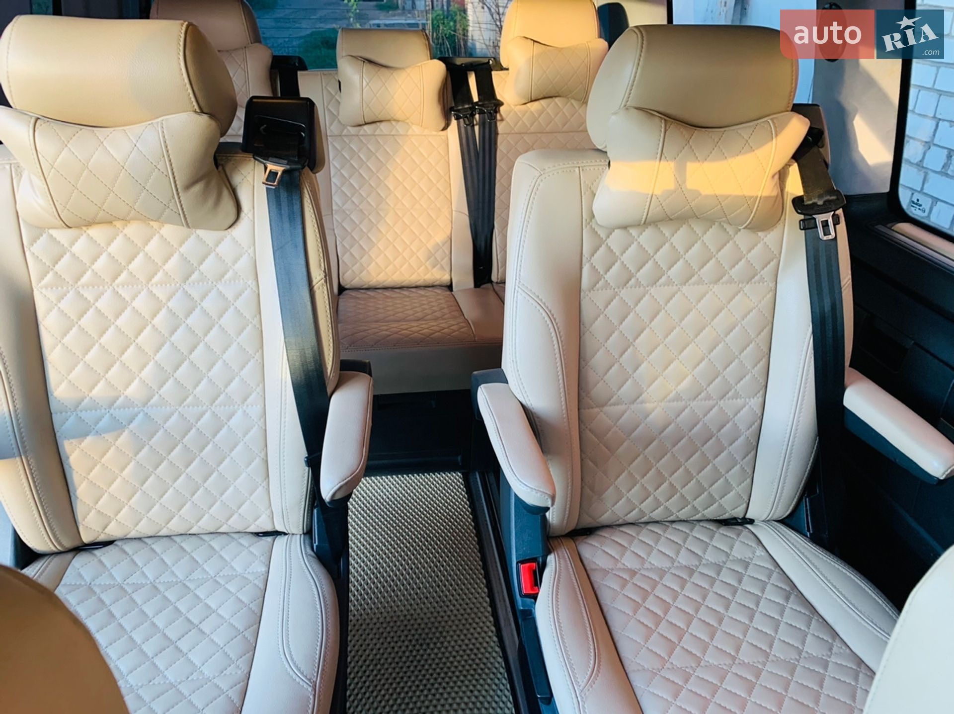 Volkswagen Multivan 2016 VIN WV2ZZZ7HZGH147795 фото оголошення 9 з 28