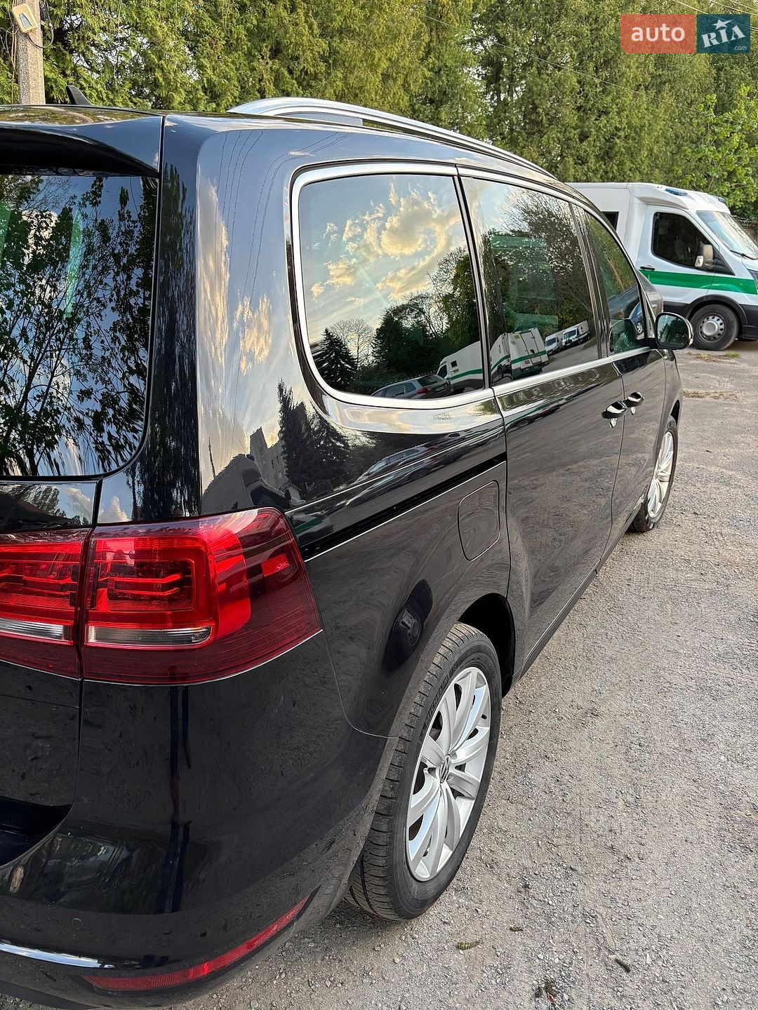 Volkswagen Sharan 2017 VIN WVWZZZ7NZJV005854 фото оголошення 11 з 38