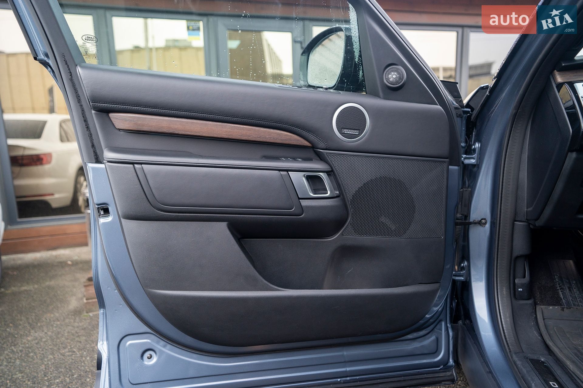 Land Rover Discovery 2019 VIN SALRT2RV1L2416052 фото оголошення 5 з 39