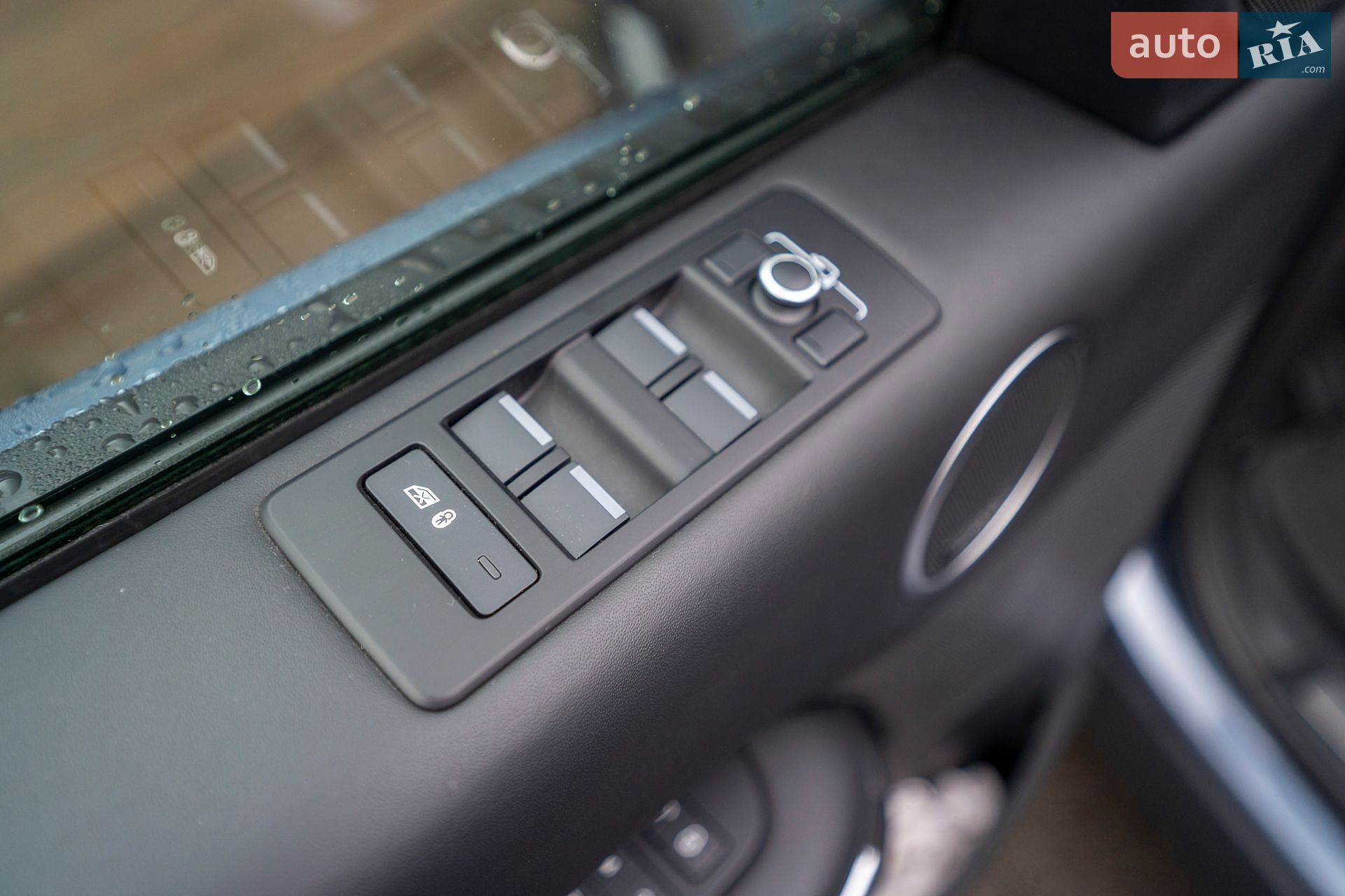Land Rover Discovery 2019 VIN SALRT2RV1L2416052 фото оголошення 6 з 39