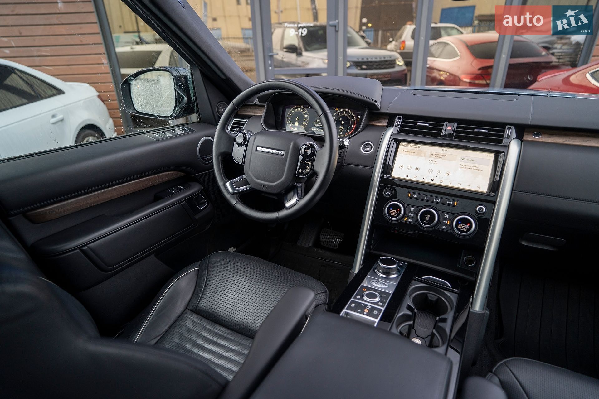 Land Rover Discovery 2019 VIN SALRT2RV1L2416052 фото оголошення 9 з 39