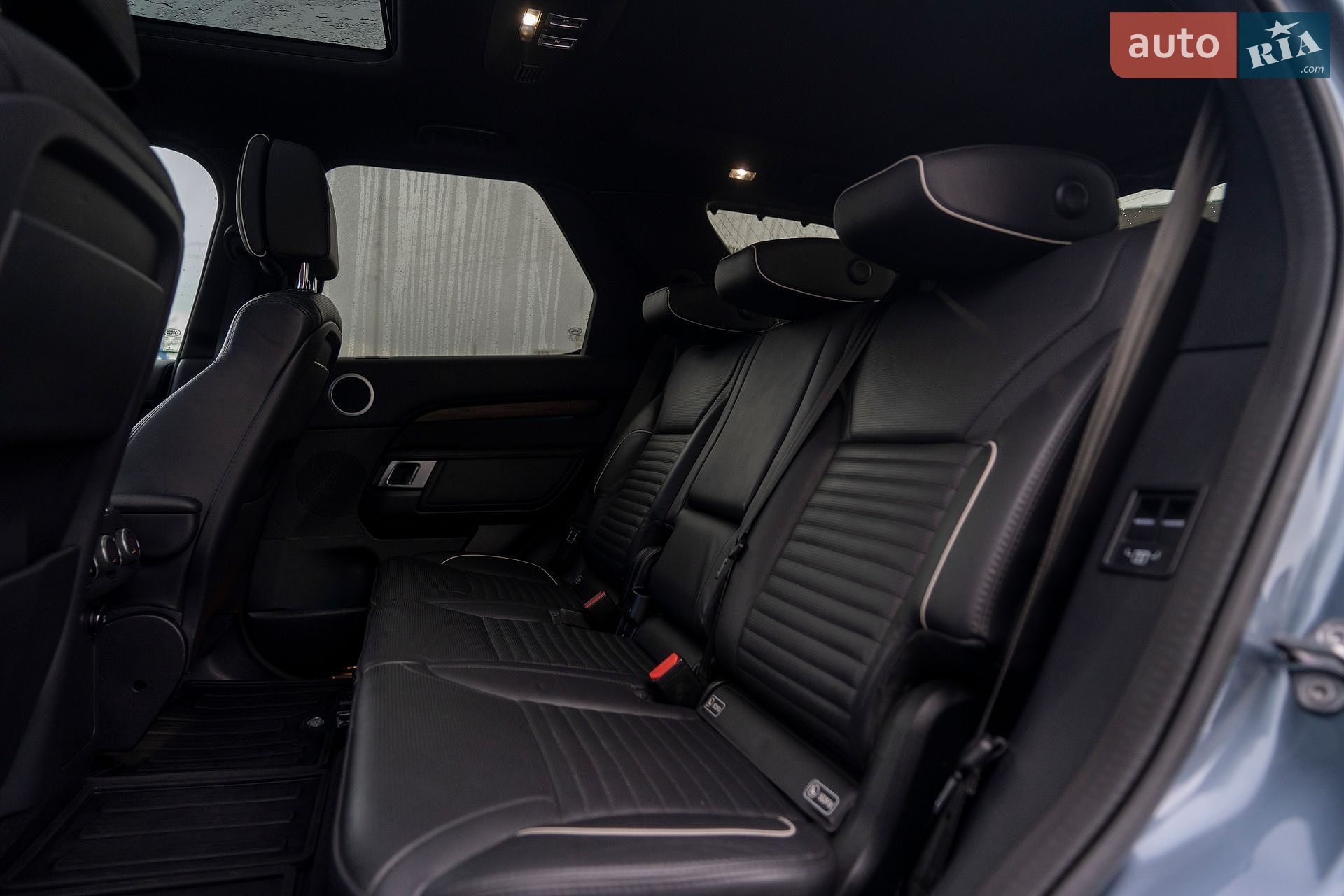 Land Rover Discovery 2019 VIN SALRT2RV1L2416052 фото оголошення 18 з 39