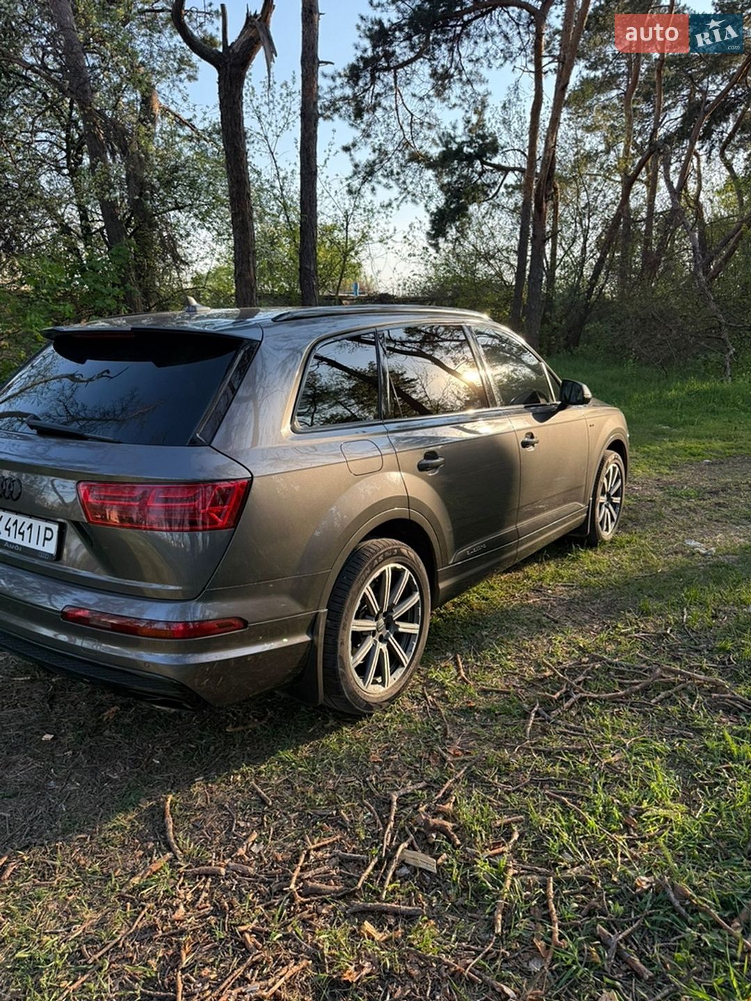 Audi Q7 2018 VIN WA1LHAF77JD036286 фото оголошення 4 з 28
