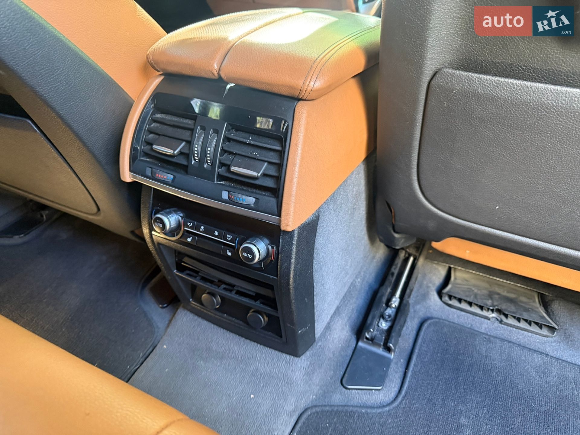 BMW X6 2017 VIN WBAKV210XJ0Y40340 фото оголошення 38 з 47
