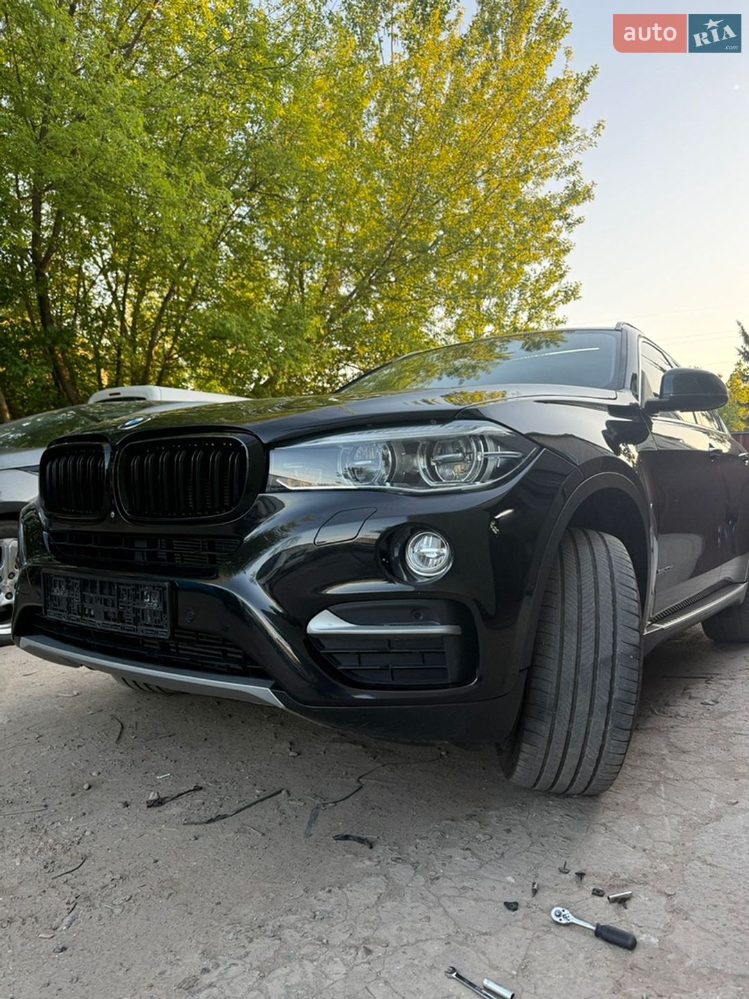 BMW X6 2017 VIN WBAKV210XJ0Y40340 фото оголошення 2 з 47