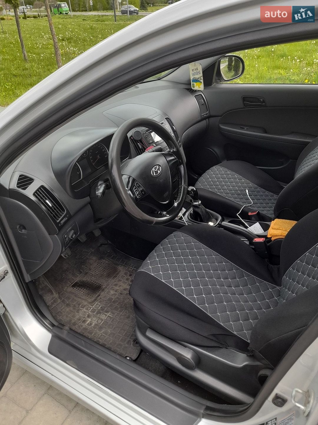 Hyundai i30 2010 VIN TMADB51DABJ140122 фото оголошення 2 з 10