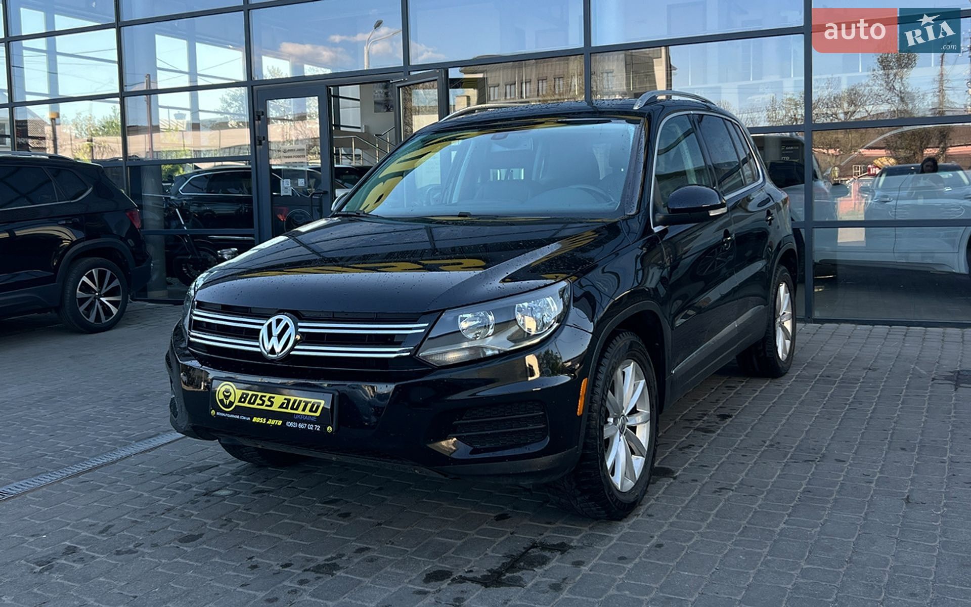 Volkswagen Tiguan 2016 VIN WVGRV7AX5HK009382 фото оголошення 3 з 17