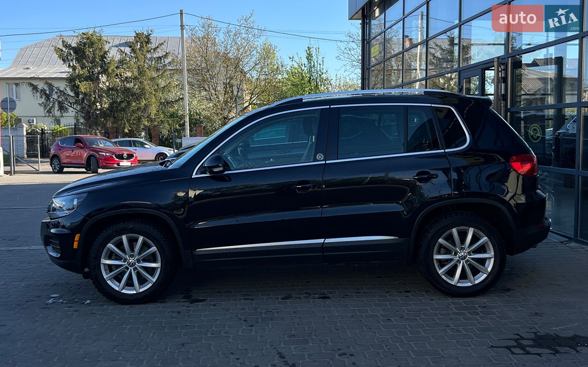 Volkswagen Tiguan 2016 VIN WVGRV7AX5HK009382 фото оголошення 4 з 17