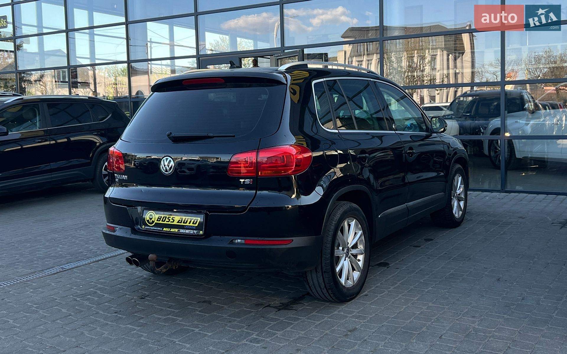 Volkswagen Tiguan 2016 VIN WVGRV7AX5HK009382 фото оголошення 7 з 17