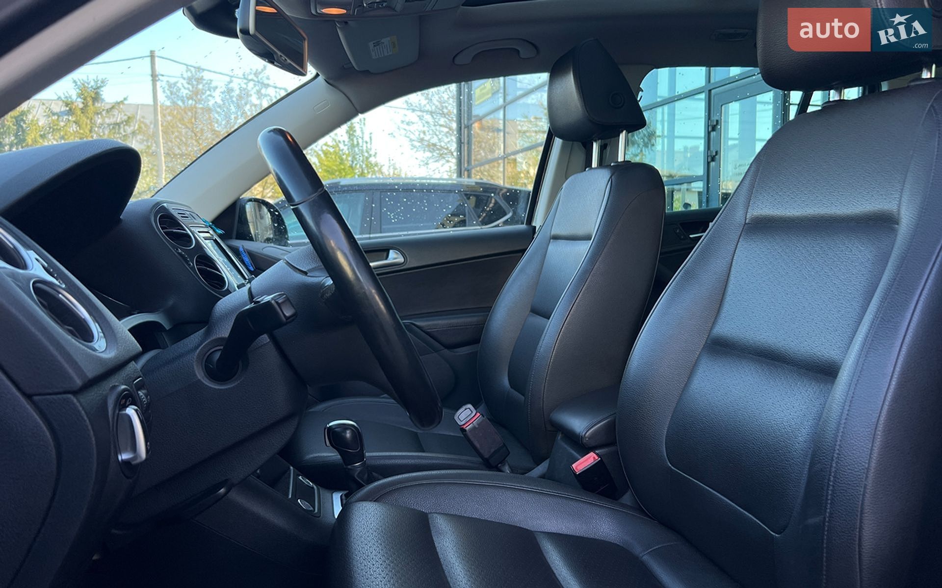 Volkswagen Tiguan 2016 VIN WVGRV7AX5HK009382 фото оголошення 9 з 17