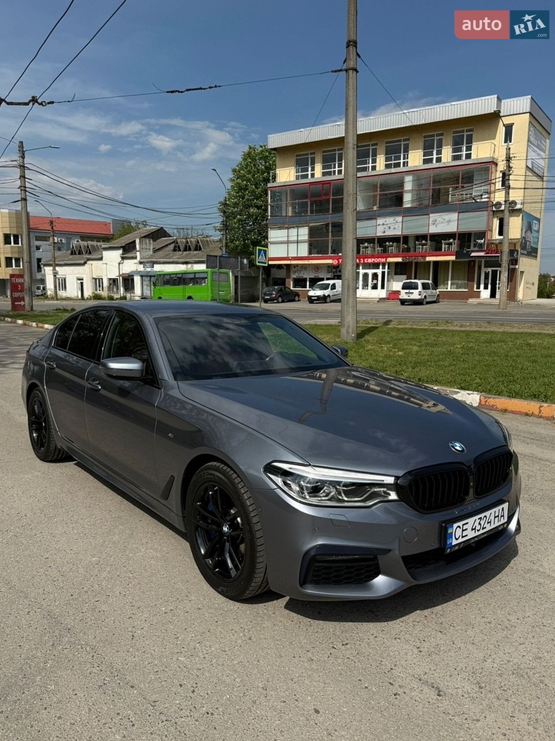 BMW 5 Series 2019 VIN WBAJD51060CD47576 фото оголошення 2 з 34