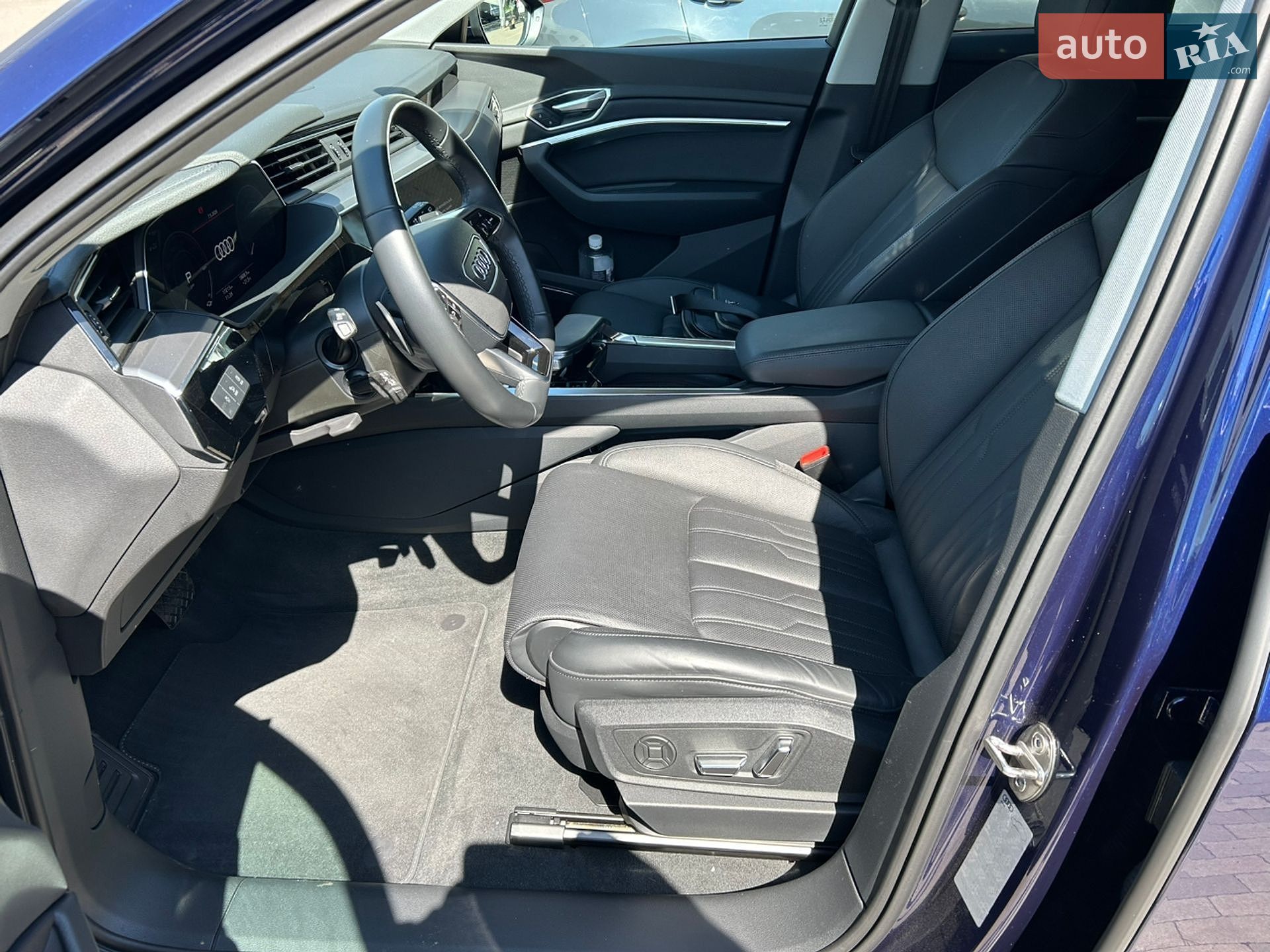 Audi e-tron 2022 VIN WAUZZZGE6NB027652 фото оголошення 14 з 19