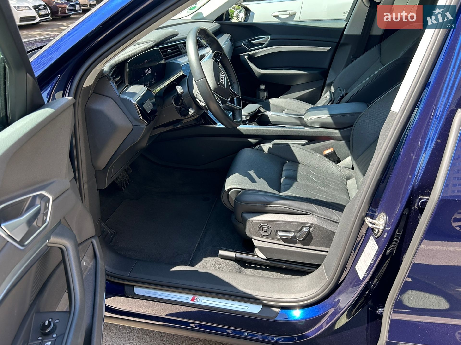 Audi e-tron 2022 VIN WAUZZZGE6NB027652 фото оголошення 17 з 19