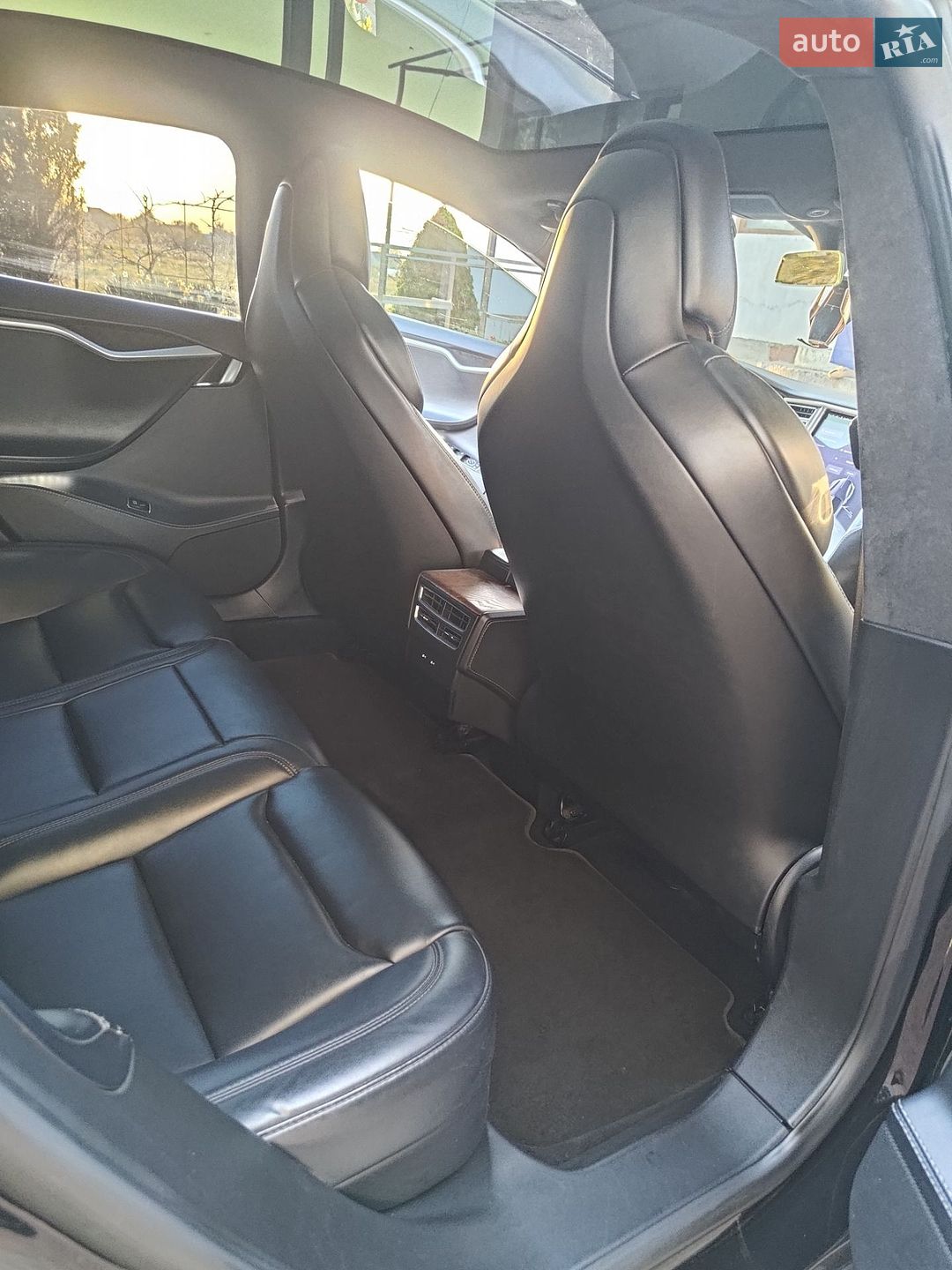 Tesla Model S 2017 VIN 5YJSA1E17HF232749 фото оголошення 2 з 25
