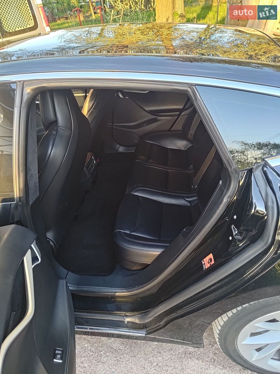 Tesla Model S 2017 VIN 5YJSA1E17HF232749 фото оголошення 3 з 25
