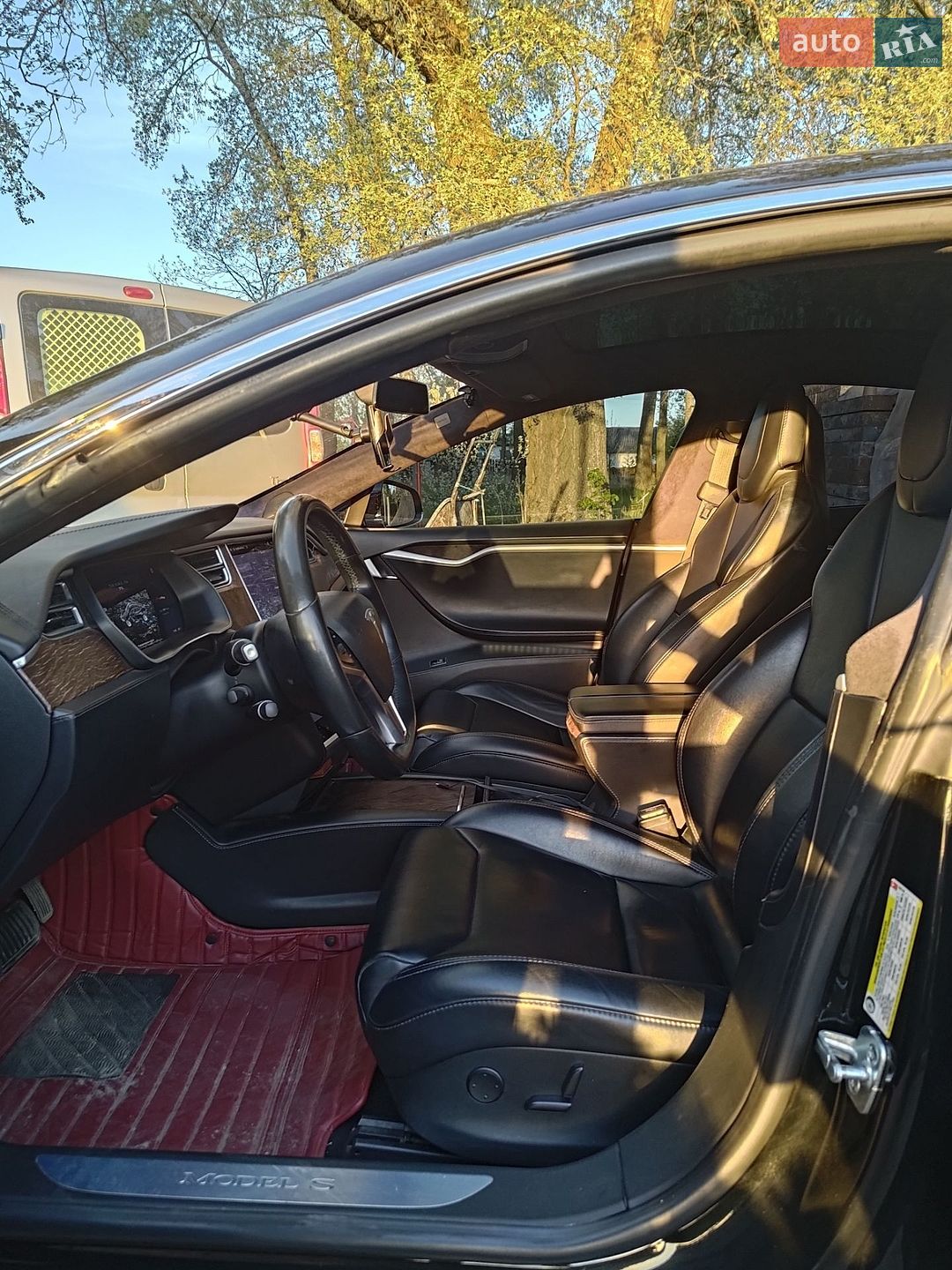 Tesla Model S 2017 VIN 5YJSA1E17HF232749 фото оголошення 4 з 25