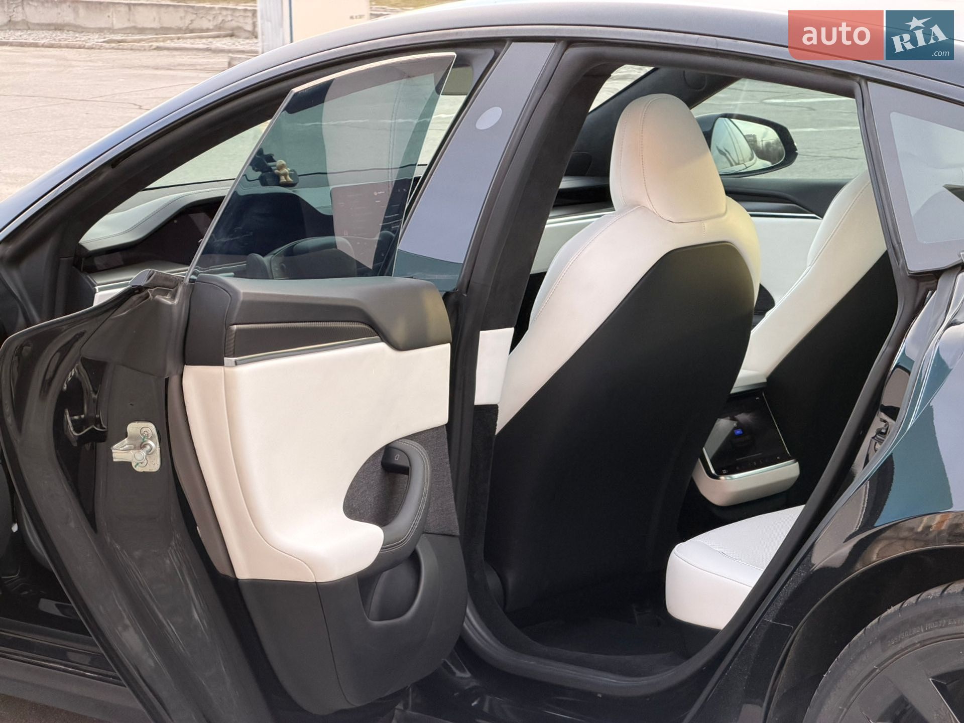 Tesla Model S 2024 VIN 5YJSA1E69RF533097 фото оголошення 9 з 16