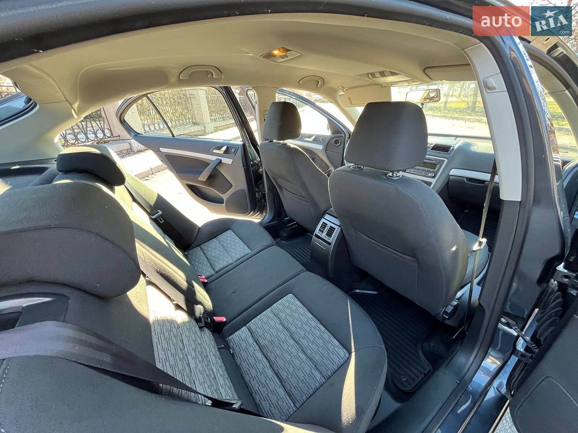 Skoda Octavia 2012 VIN TMBCA41Z3CB158954 фото оголошення 8 з 21