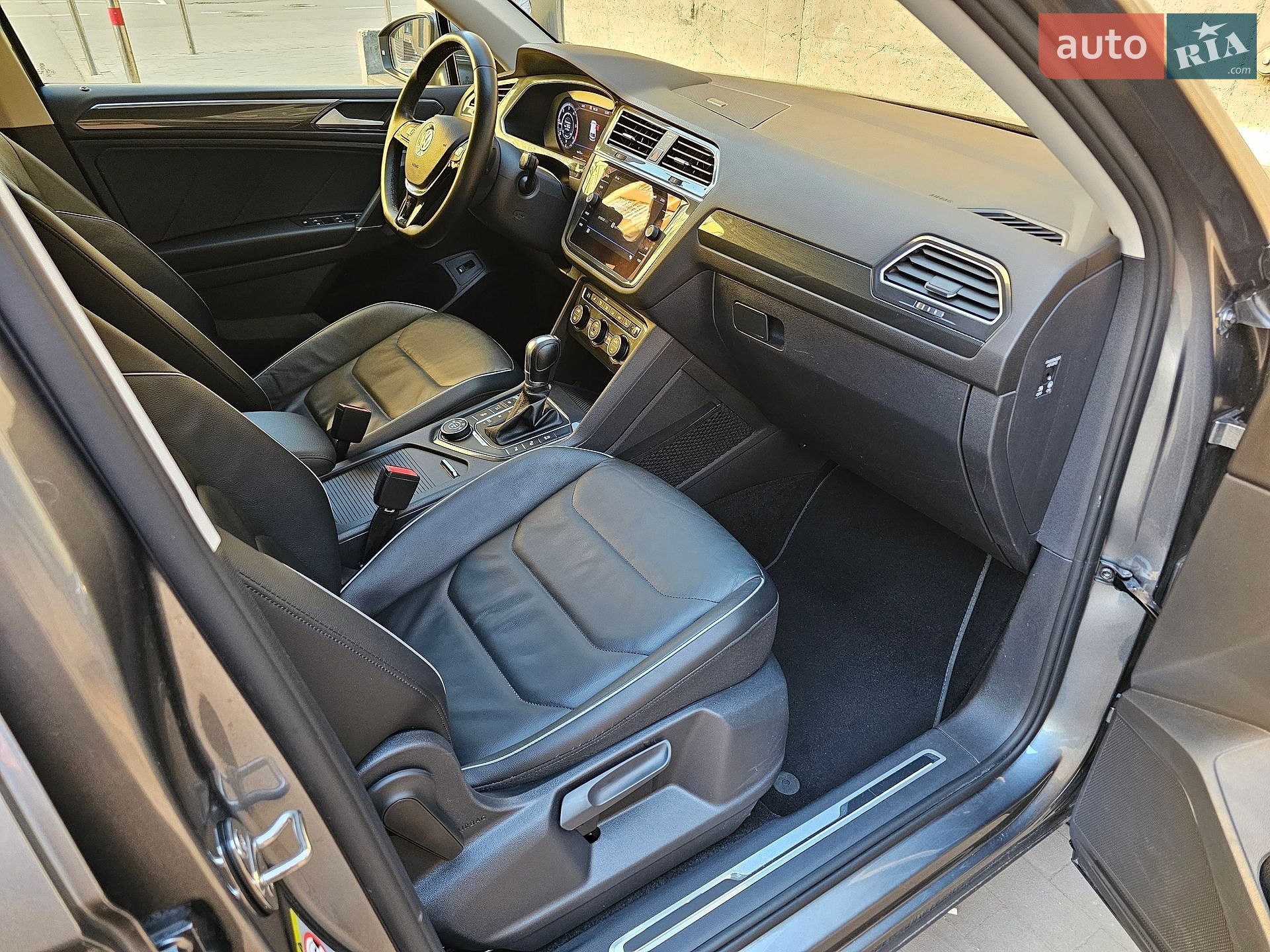 Volkswagen Tiguan Allspace 2018 VIN WVGZZZ5NZJM157935 фото оголошення 50 з 58