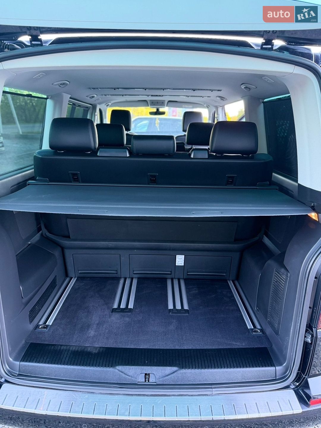 Volkswagen Multivan 2018 VIN WV2ZZZ7HZHH128252 фото оголошення 72 з 82