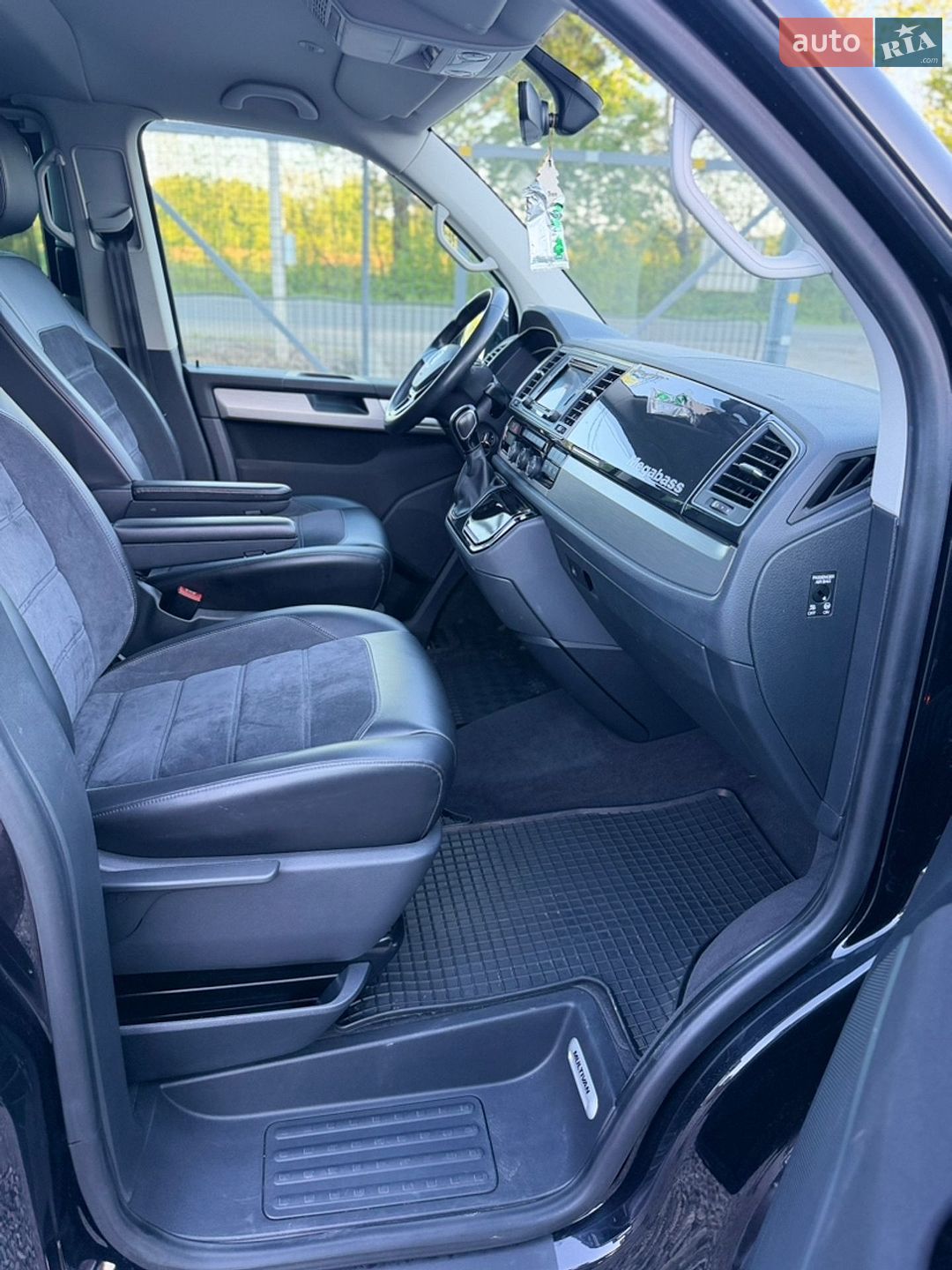 Volkswagen Multivan 2018 VIN WV2ZZZ7HZHH128252 фото оголошення 66 з 82