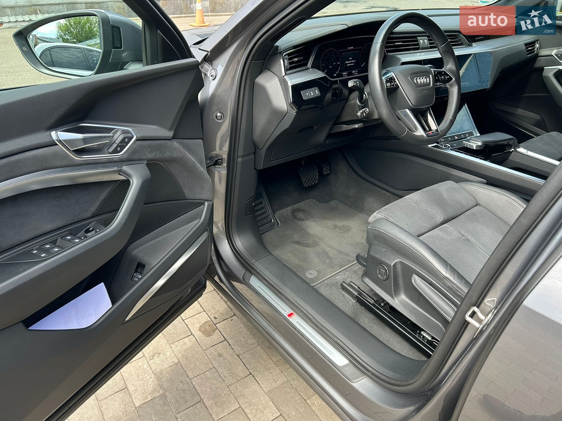 Audi e-tron Sportback 2022 VIN WAUZZZGE6PB013060 фото оголошення 15 з 28