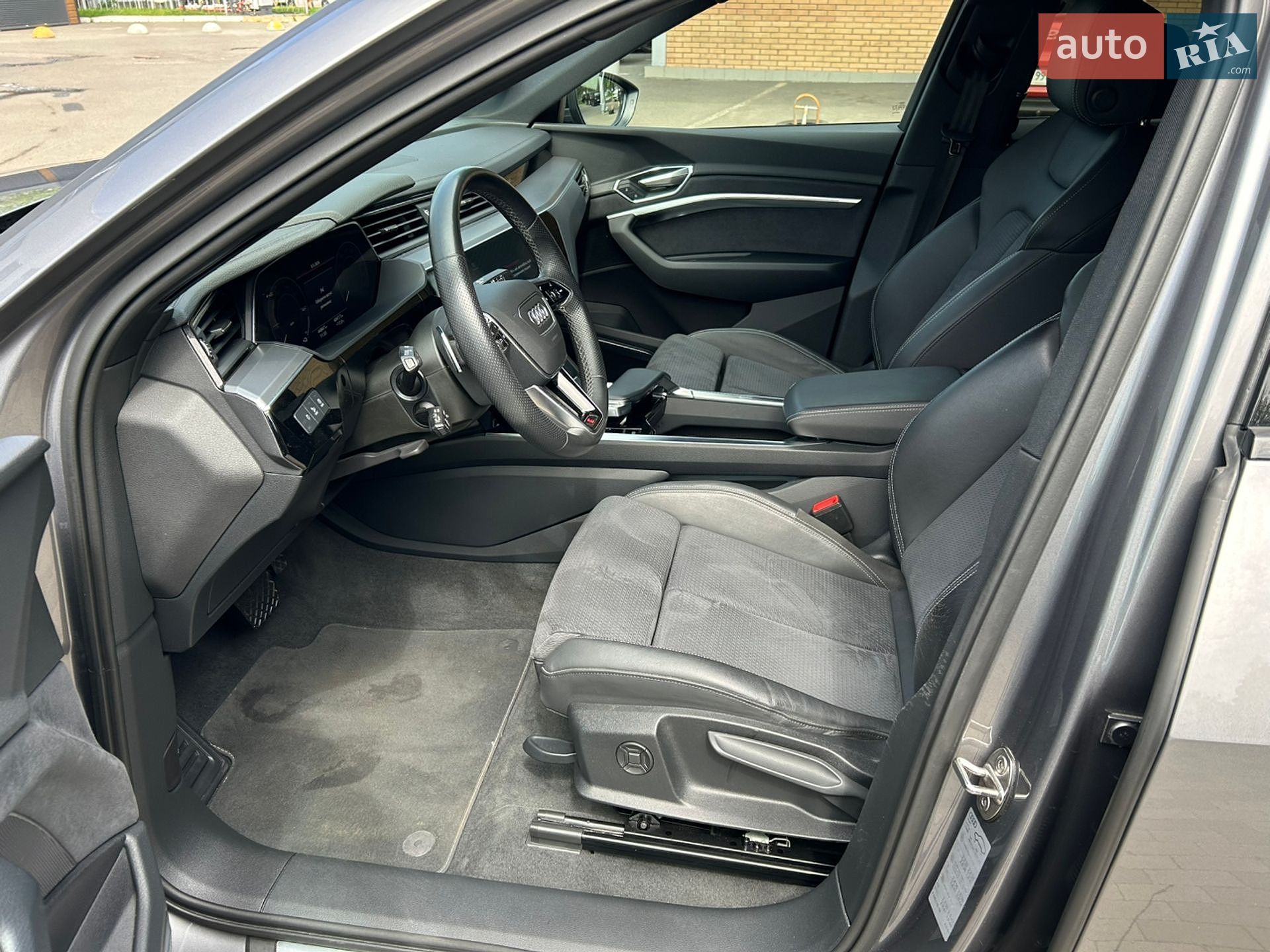 Audi e-tron Sportback 2022 VIN WAUZZZGE6PB013060 фото оголошення 16 з 28
