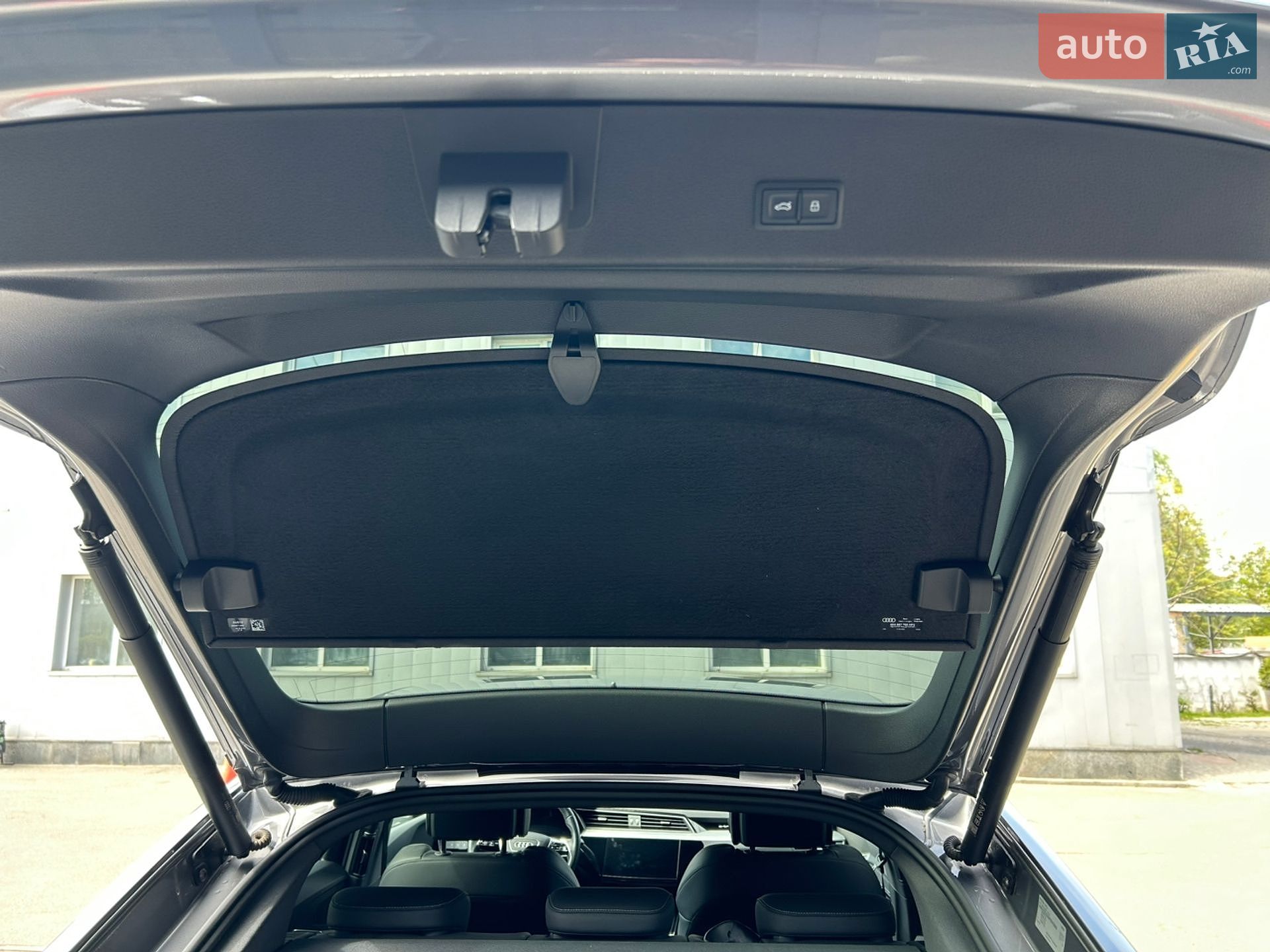 Audi e-tron Sportback 2022 VIN WAUZZZGE6PB013060 фото оголошення 19 з 28
