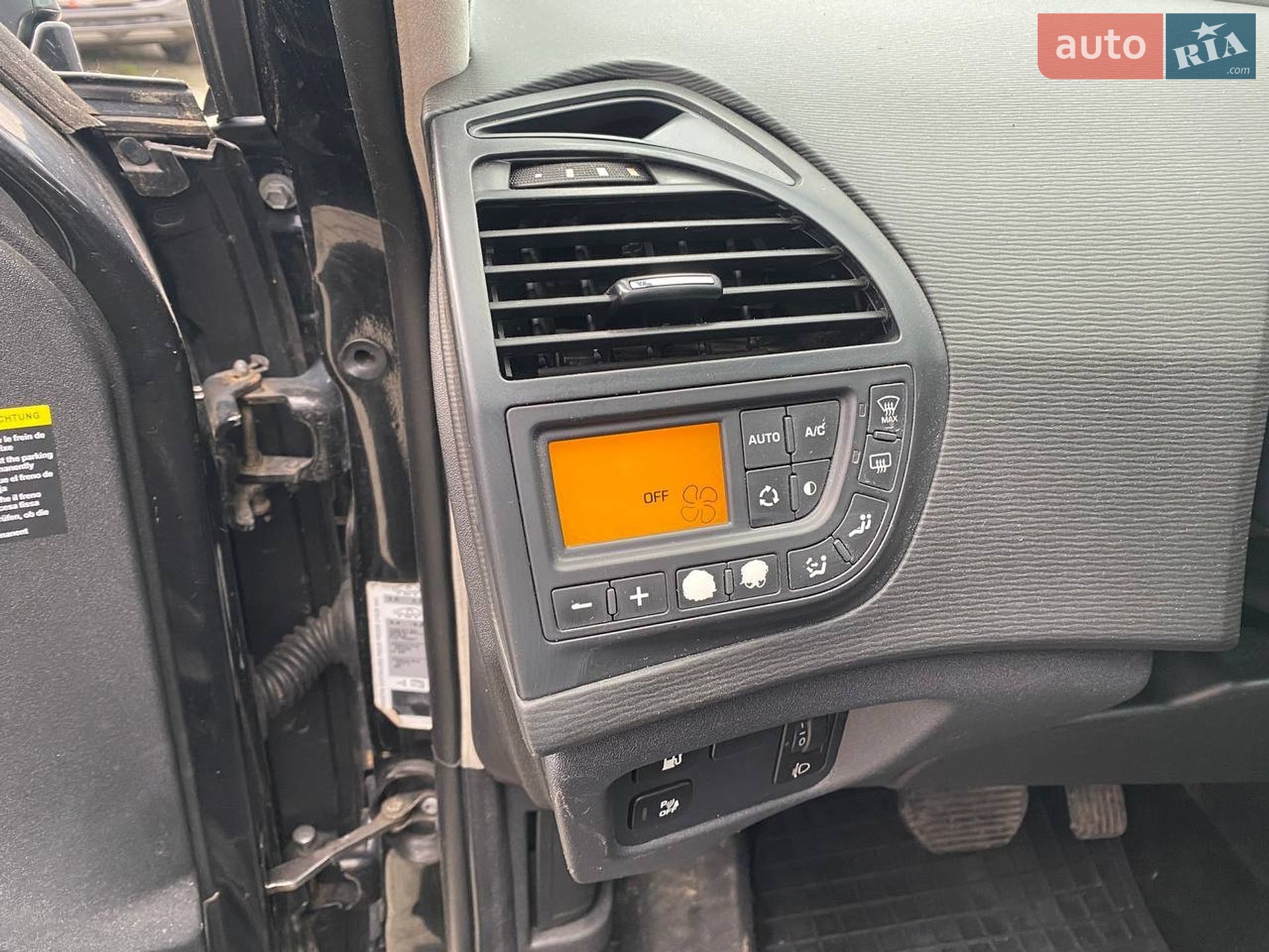 Citroen C4 Picasso 2011 VIN VF7UD9HR8BJ669639 фото оголошення 13 з 23