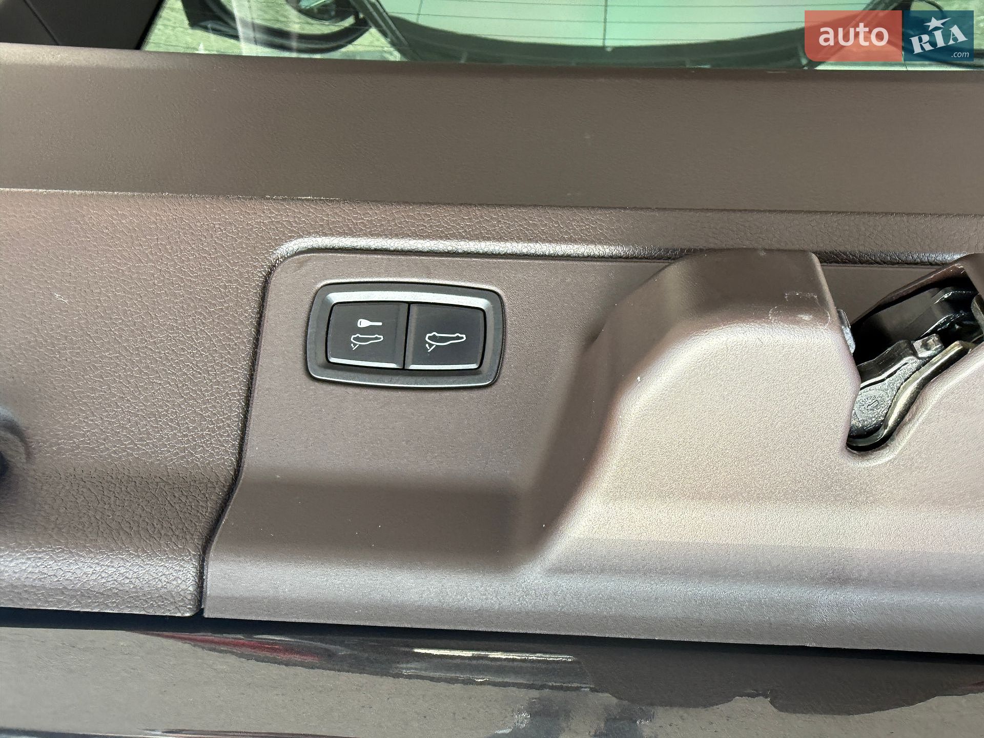 Porsche Panamera 2013 VIN WP0ZZZ97ZEL080238 фото оголошення 25 з 39