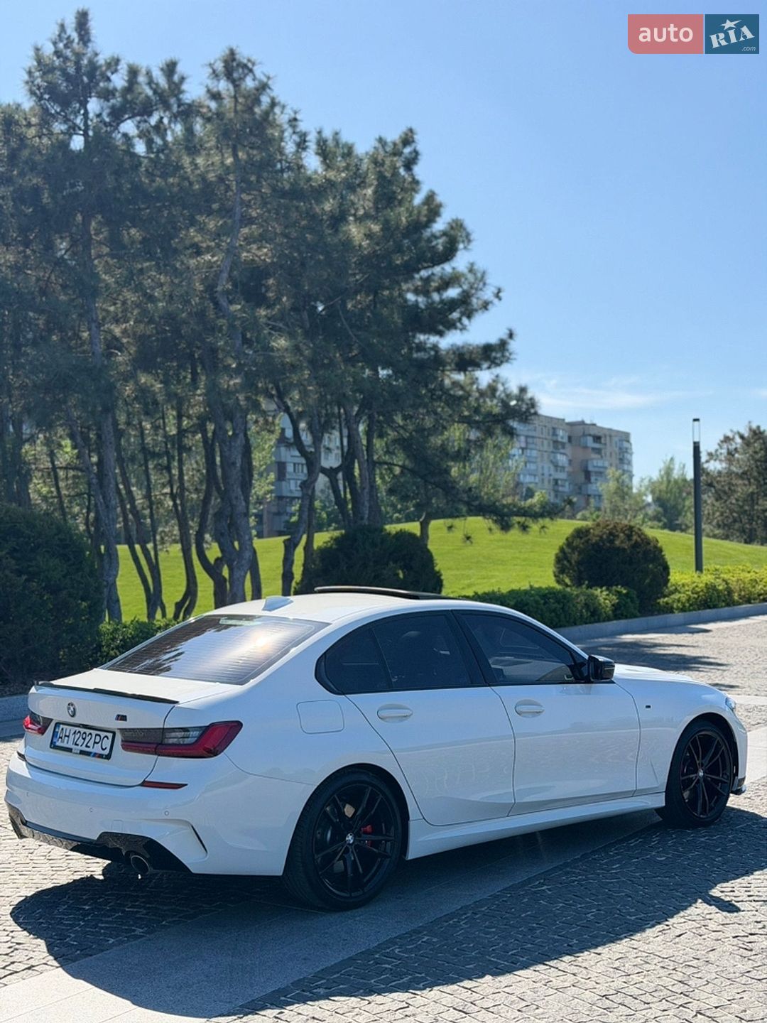 BMW 3 Series 2019 VIN WBA5R1C03LFH36526 фото оголошення 4 з 16