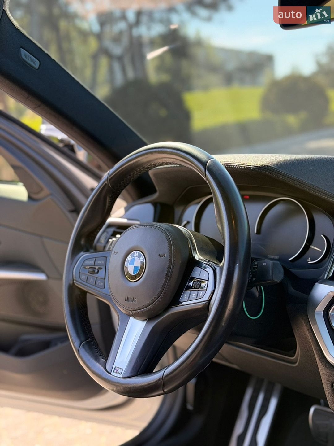 BMW 3 Series 2019 VIN WBA5R1C03LFH36526 фото оголошення 11 з 16