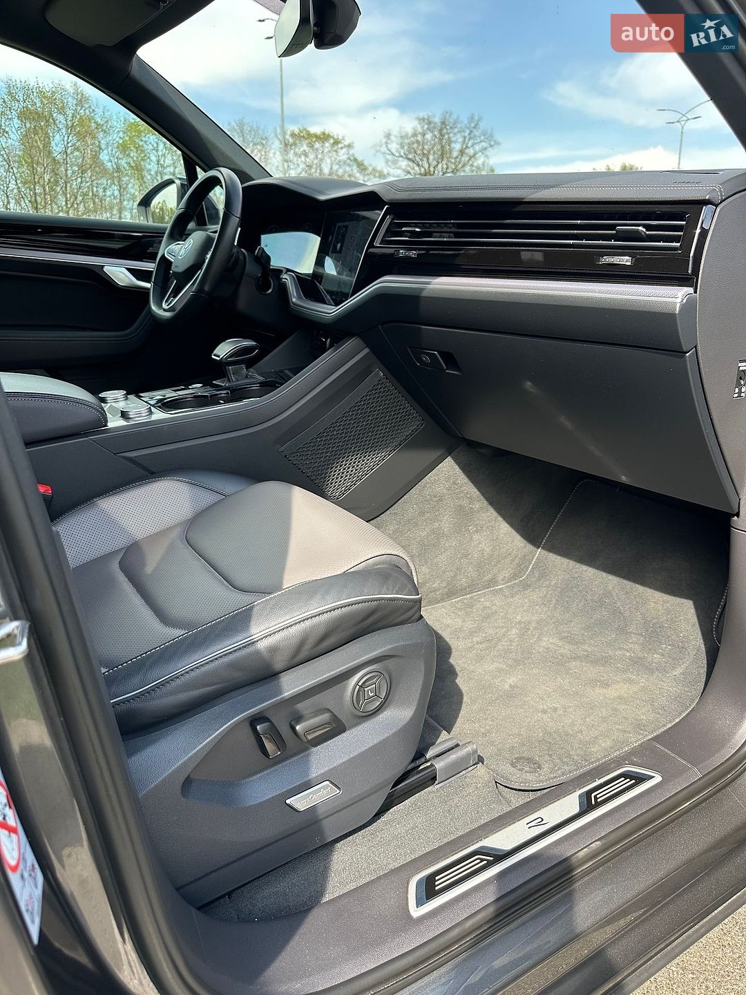 Volkswagen Touareg 2023 VIN WVGZZZCR8PD028476 фото оголошення 29 з 38
