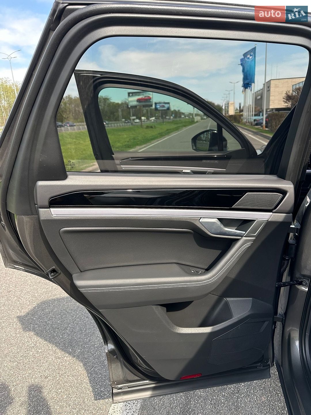 Volkswagen Touareg 2023 VIN WVGZZZCR8PD028476 фото оголошення 31 з 38