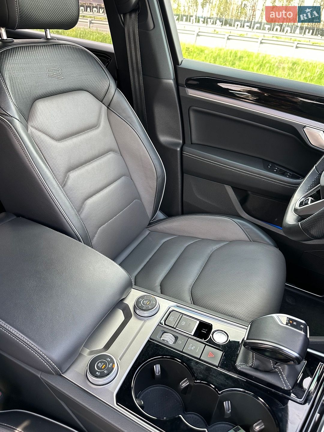 Volkswagen Touareg 2023 VIN WVGZZZCR8PD028476 фото оголошення 36 з 38