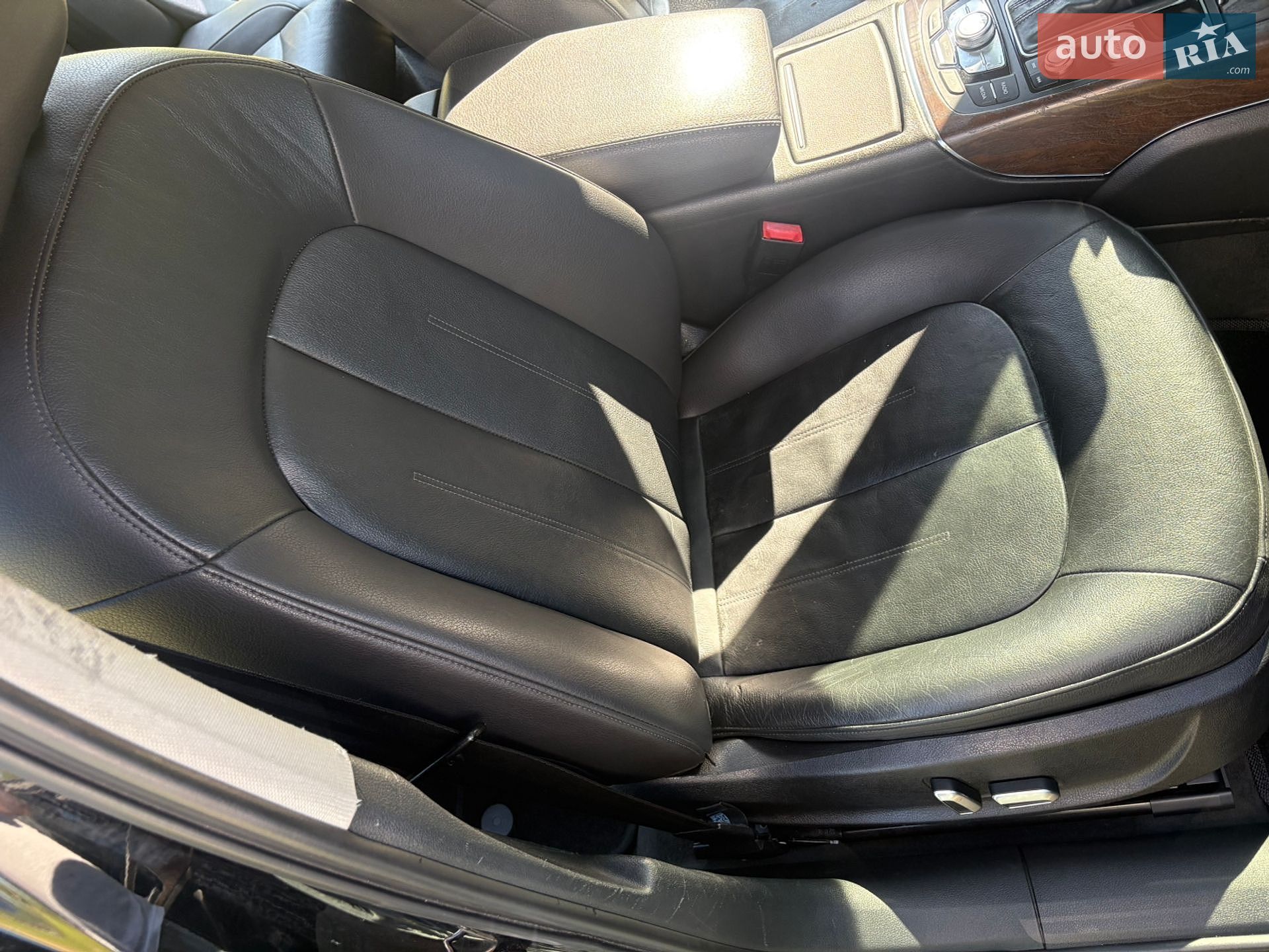 Audi A6 2015 VIN WAUCFAFC8GN115183 фото оголошення 24 з 40