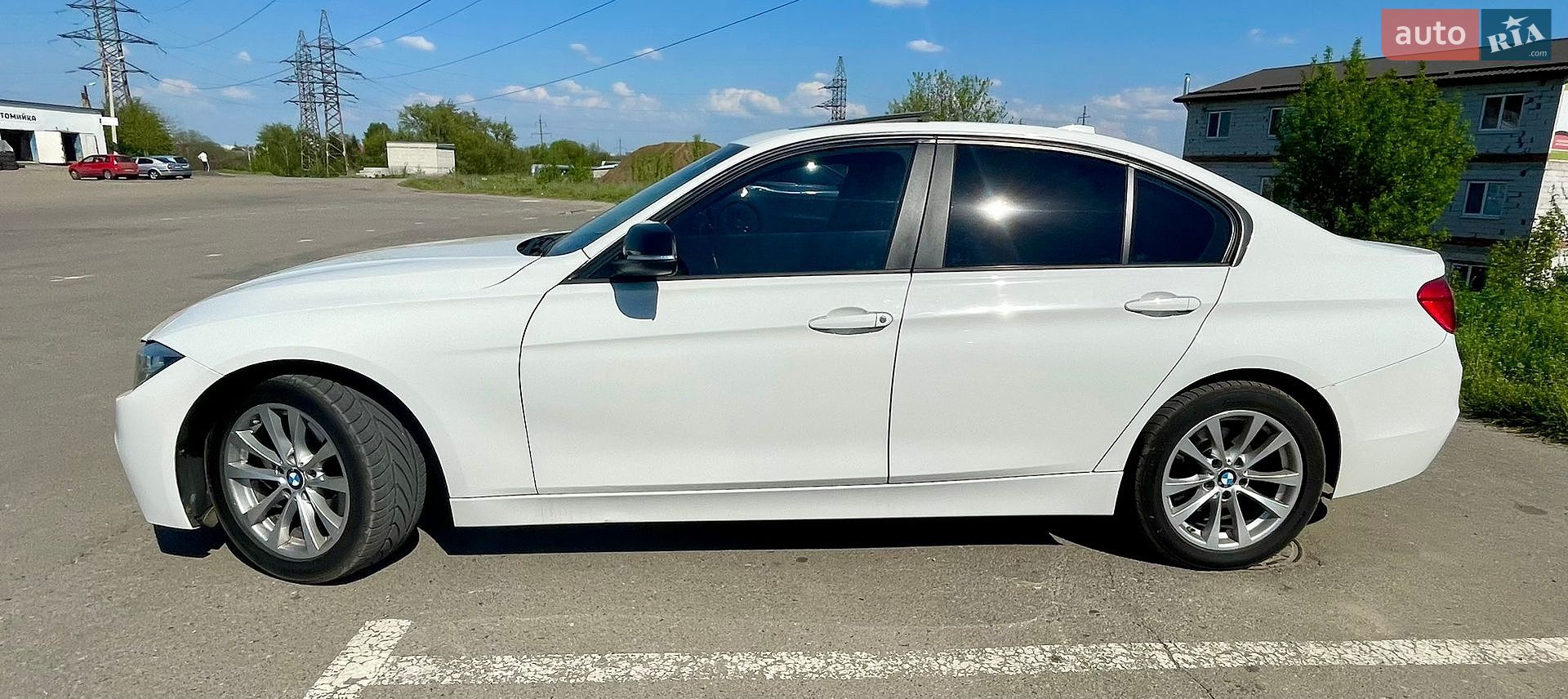 BMW 3 Series 2016 VIN WBA8E5G54GNT95068 фото оголошення 3 з 17