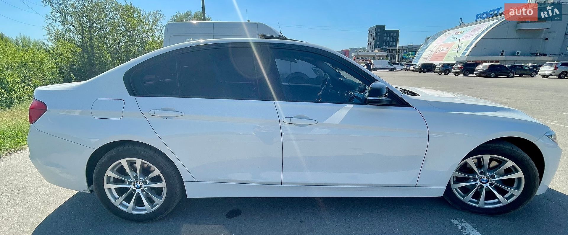 BMW 3 Series 2016 VIN WBA8E5G54GNT95068 фото оголошення 5 з 17