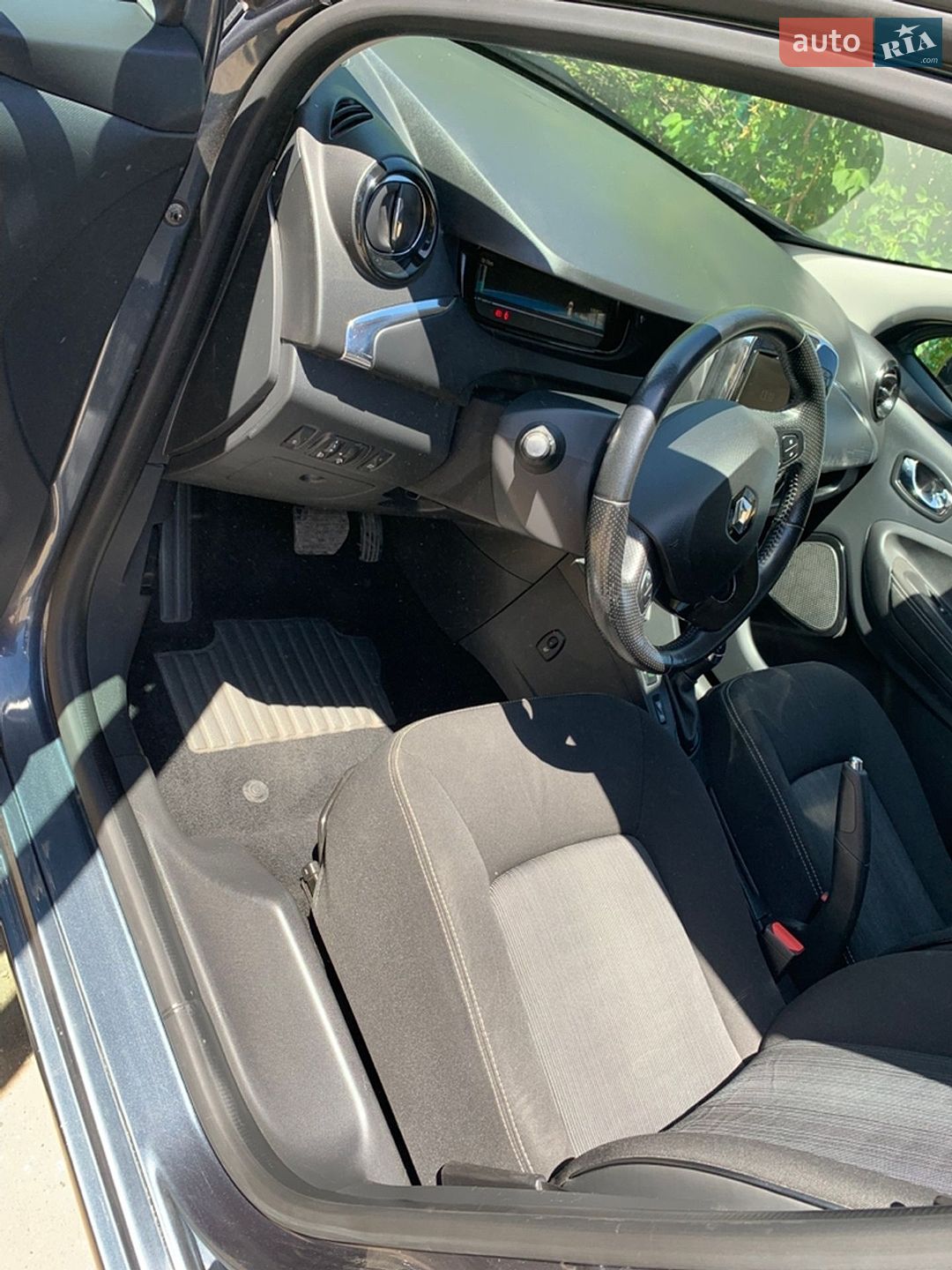 Renault Zoe 2017 VIN VF1AGVYF059181980 фото оголошення 12 з 21