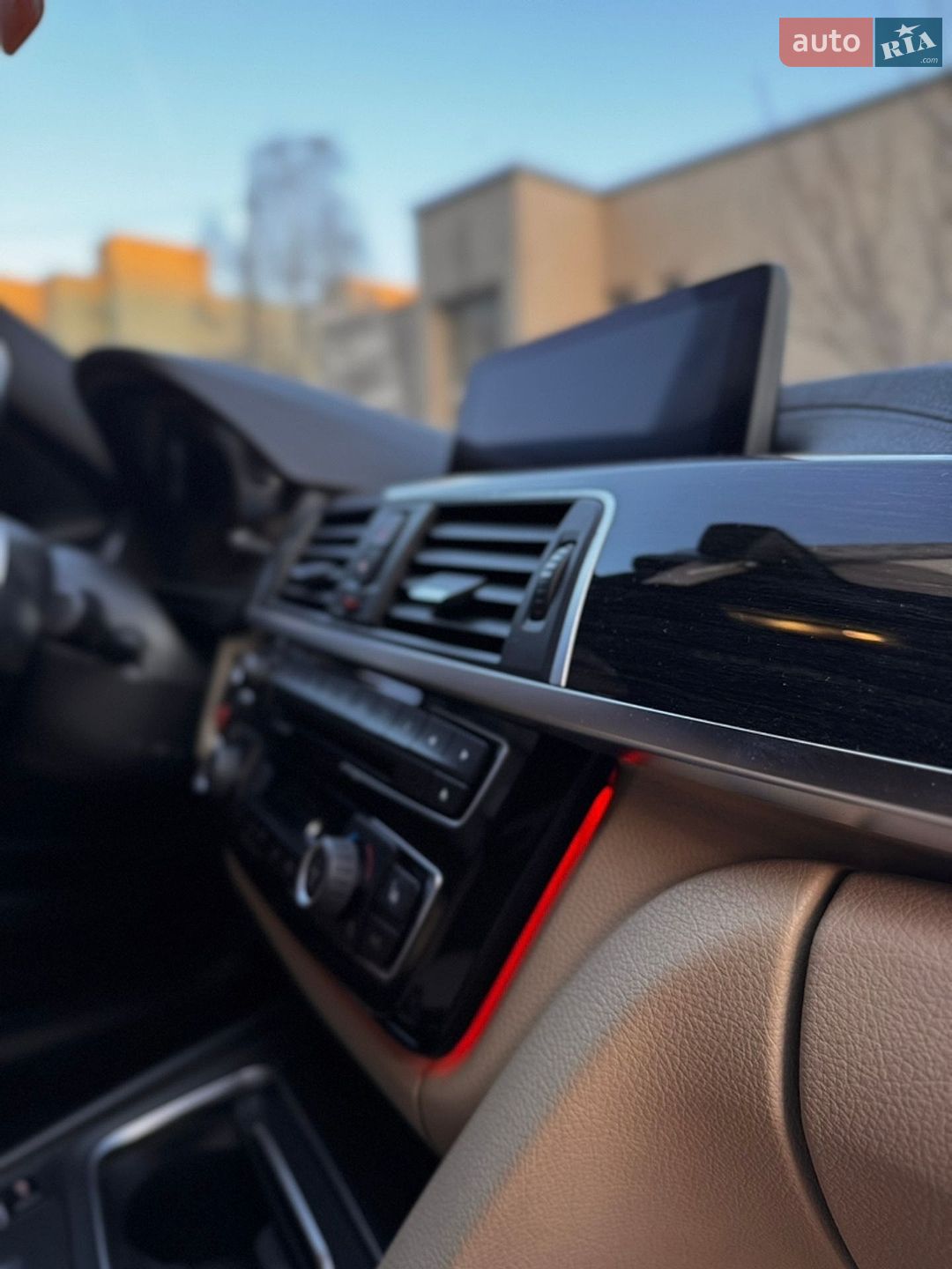 BMW 3 Series 2017 VIN WBA8B9G50JNU96633 фото оголошення 28 з 43