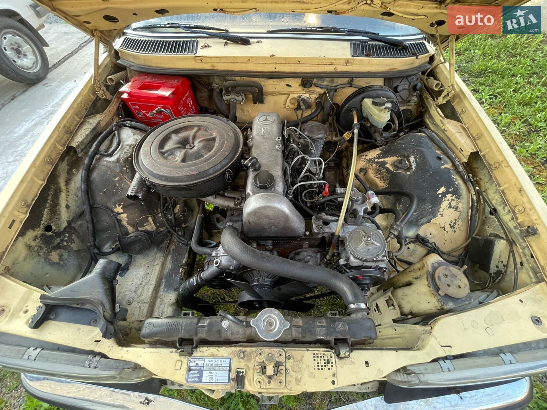 Mercedes-Benz E-Class 1982 VIN WDB12312010328472 фото оголошення 7 з 10