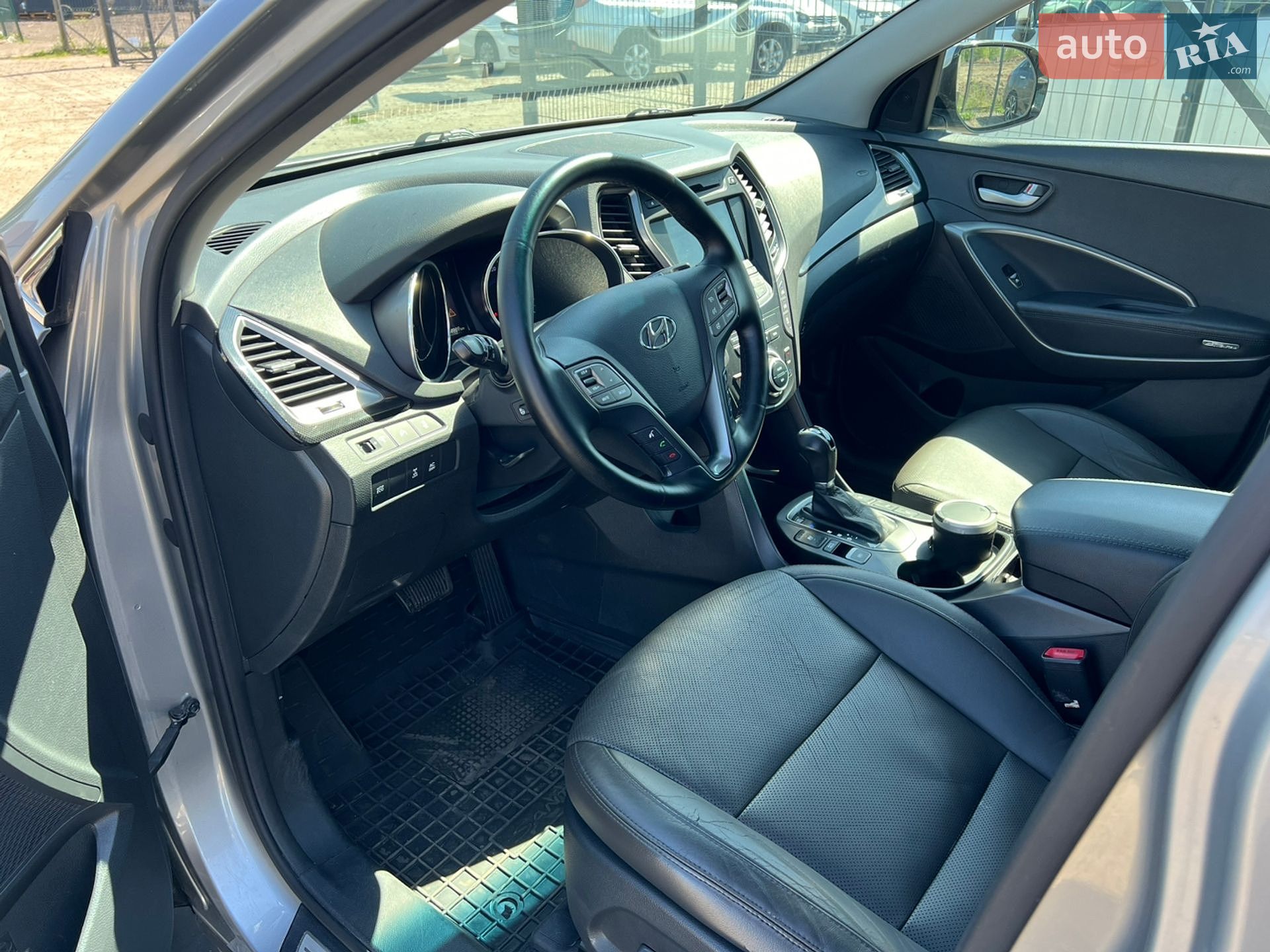 Hyundai Grand Santa Fe 2015 VIN KMHSN81XDFU109517 фото оголошення 8 з 23