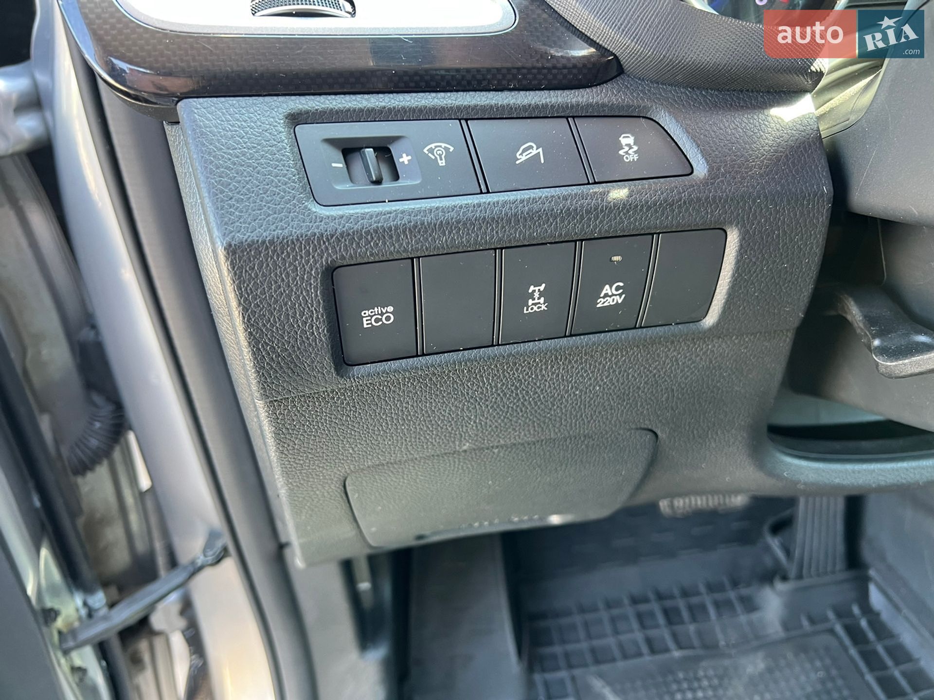 Hyundai Grand Santa Fe 2015 VIN KMHSN81XDFU109517 фото оголошення 10 з 23