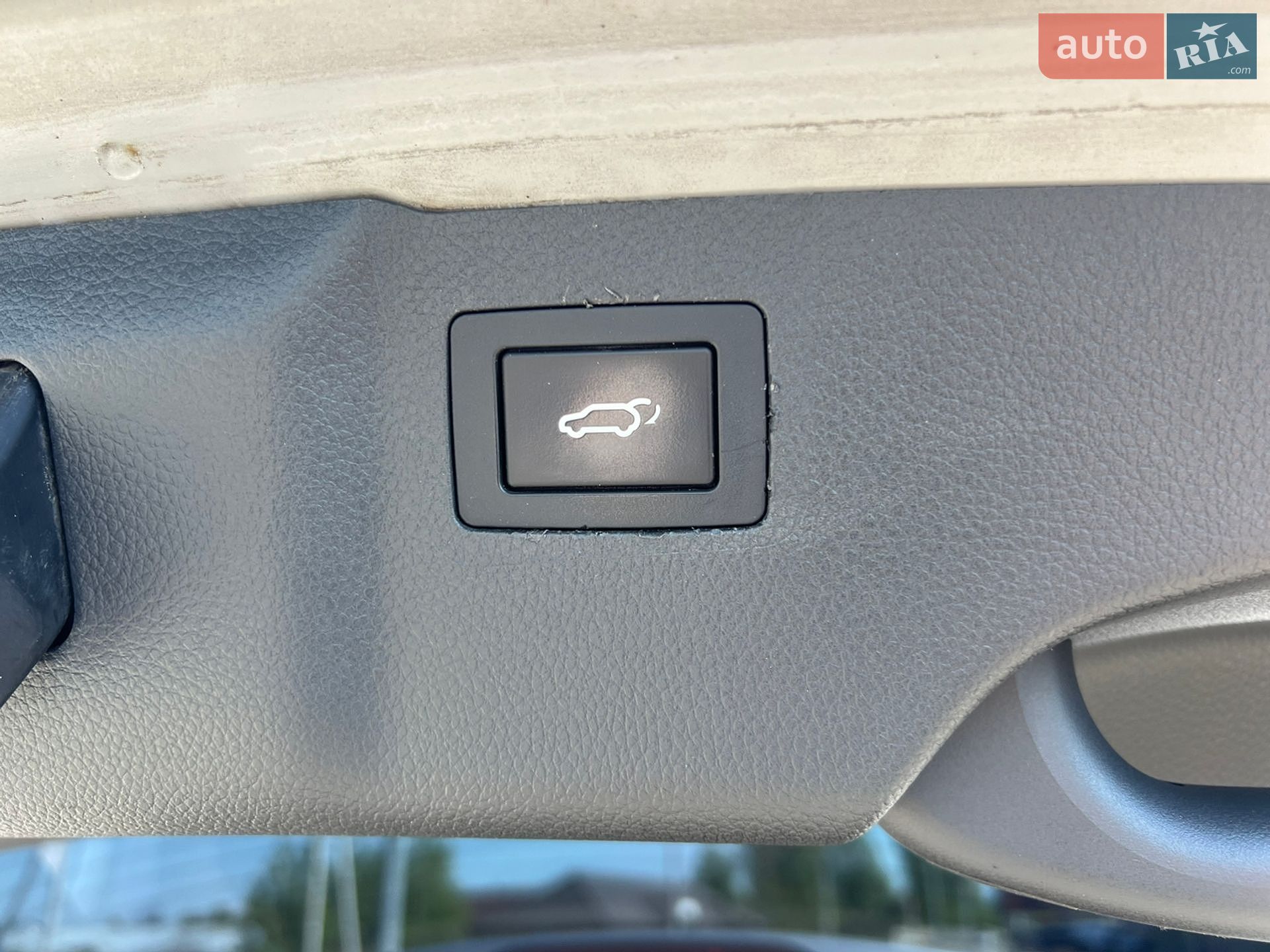 Hyundai Grand Santa Fe 2015 VIN KMHSN81XDFU109517 фото оголошення 15 з 23