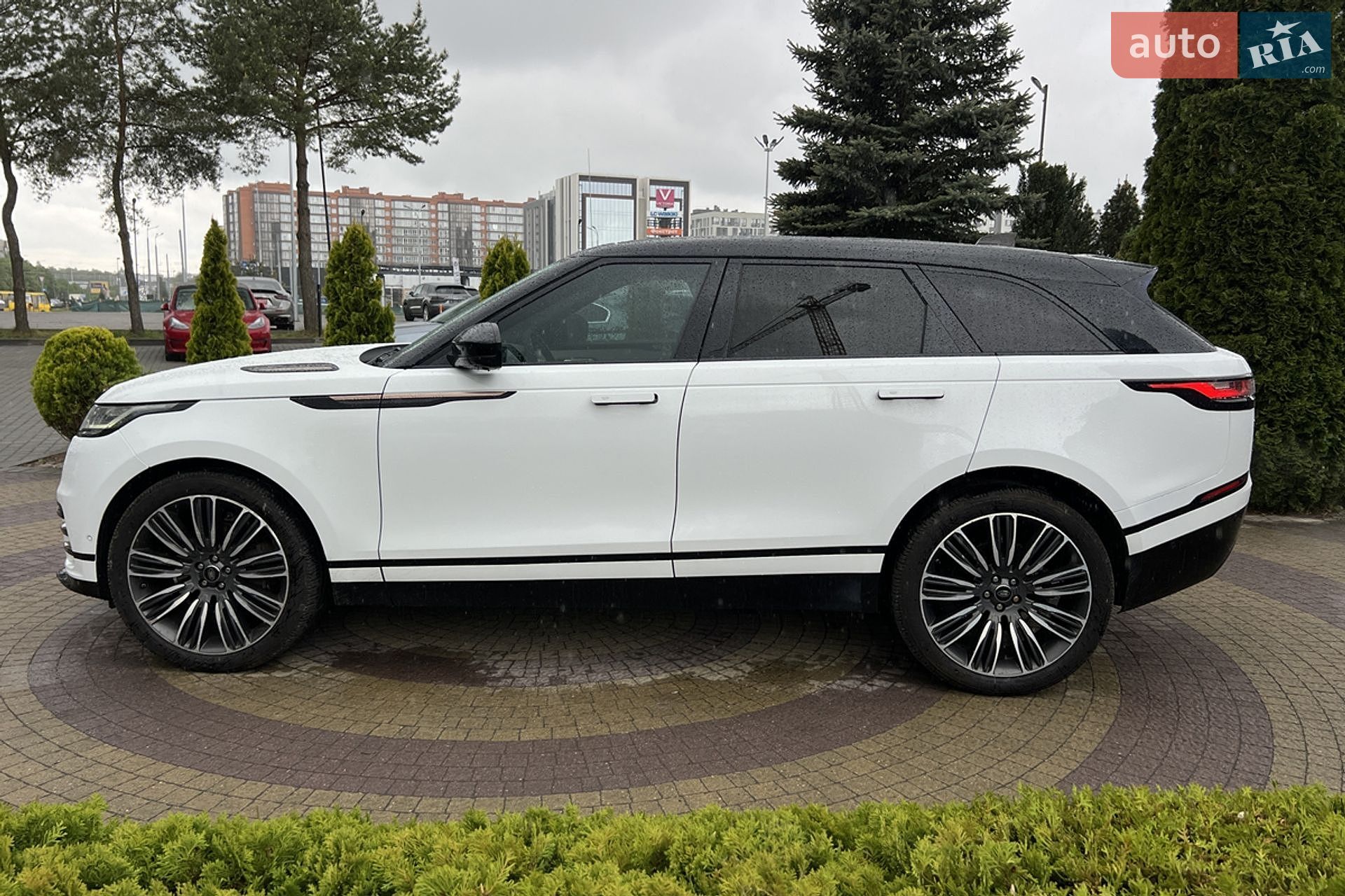 Land Rover Range Rover Velar 2018 VIN SALYM2RV8JA753961 фото оголошення 5 з 30