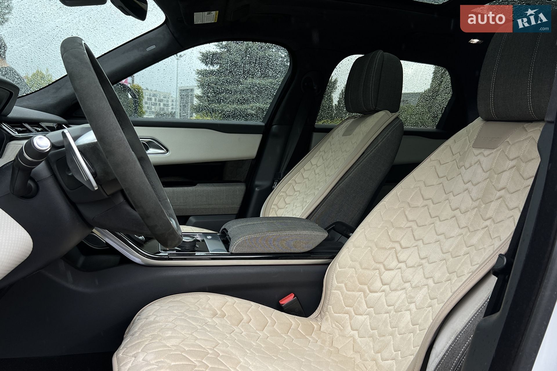 Land Rover Range Rover Velar 2018 VIN SALYM2RV8JA753961 фото оголошення 12 з 30